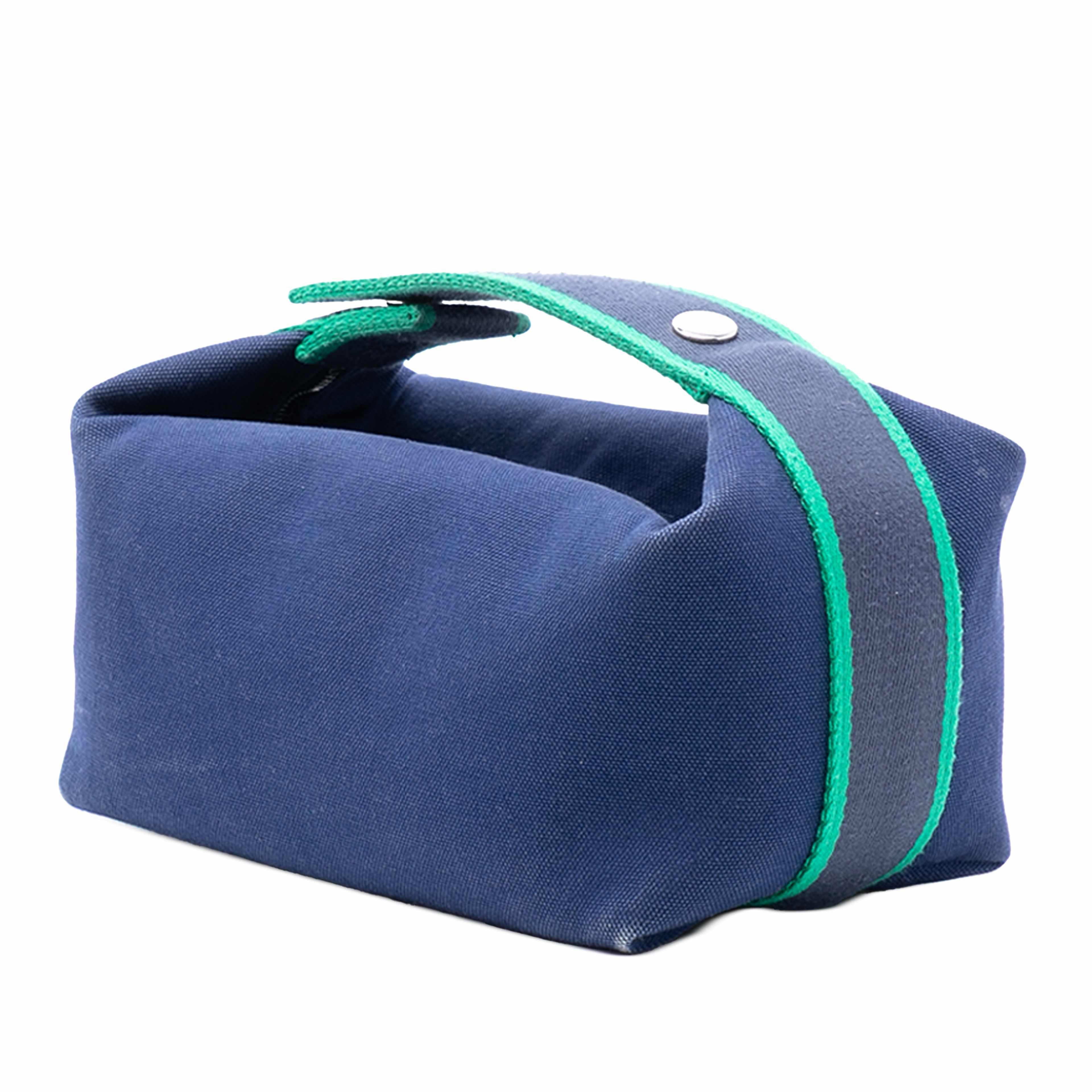 Hermès Small Toile Bride A Brac Case, från Luxclusif, i färgen dark blue. Klicka för att öppna bilden i stort format