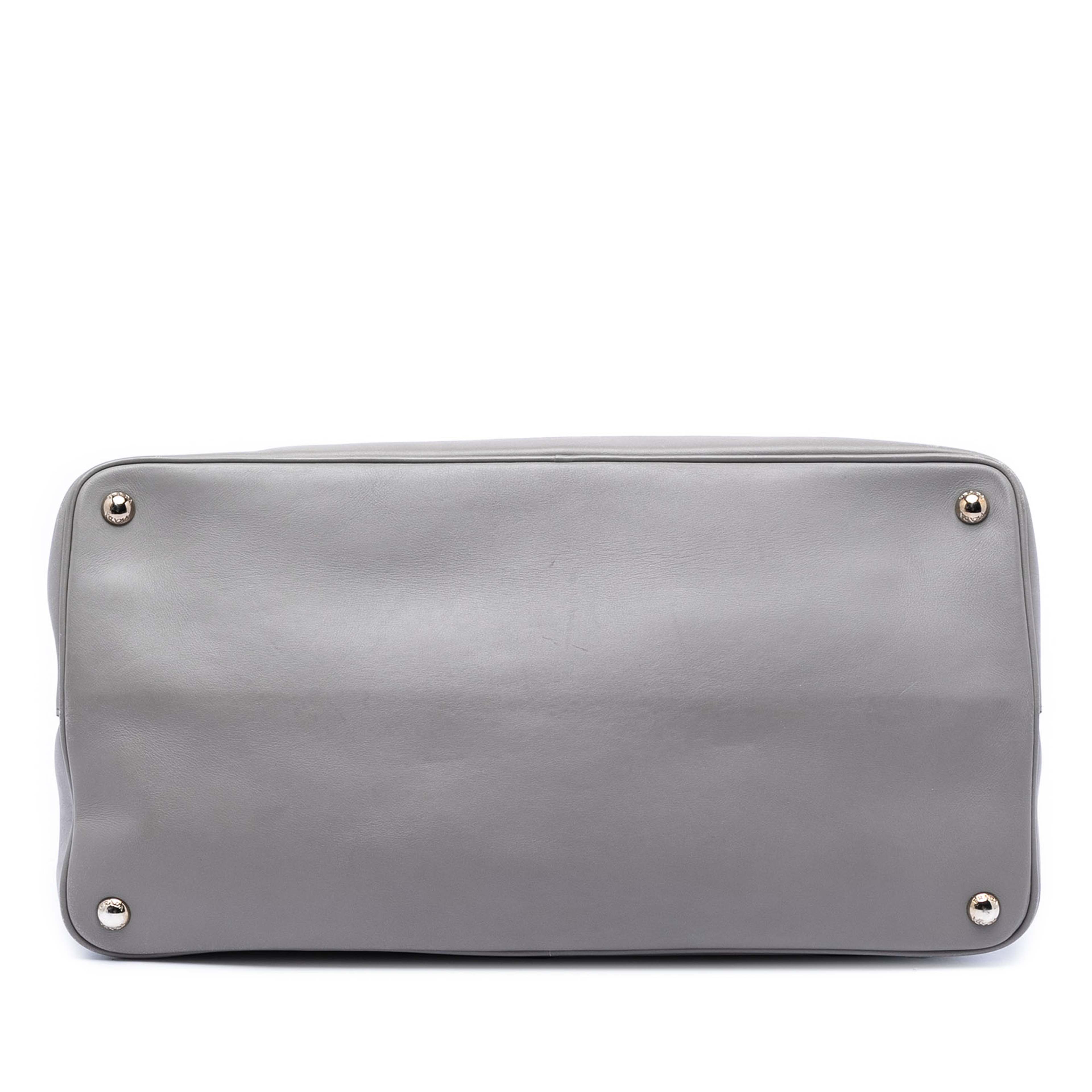 Prada Large City Calf Double Satchel, från Luxclusif, i färgen gray. Klicka för att öppna bilden i stort format