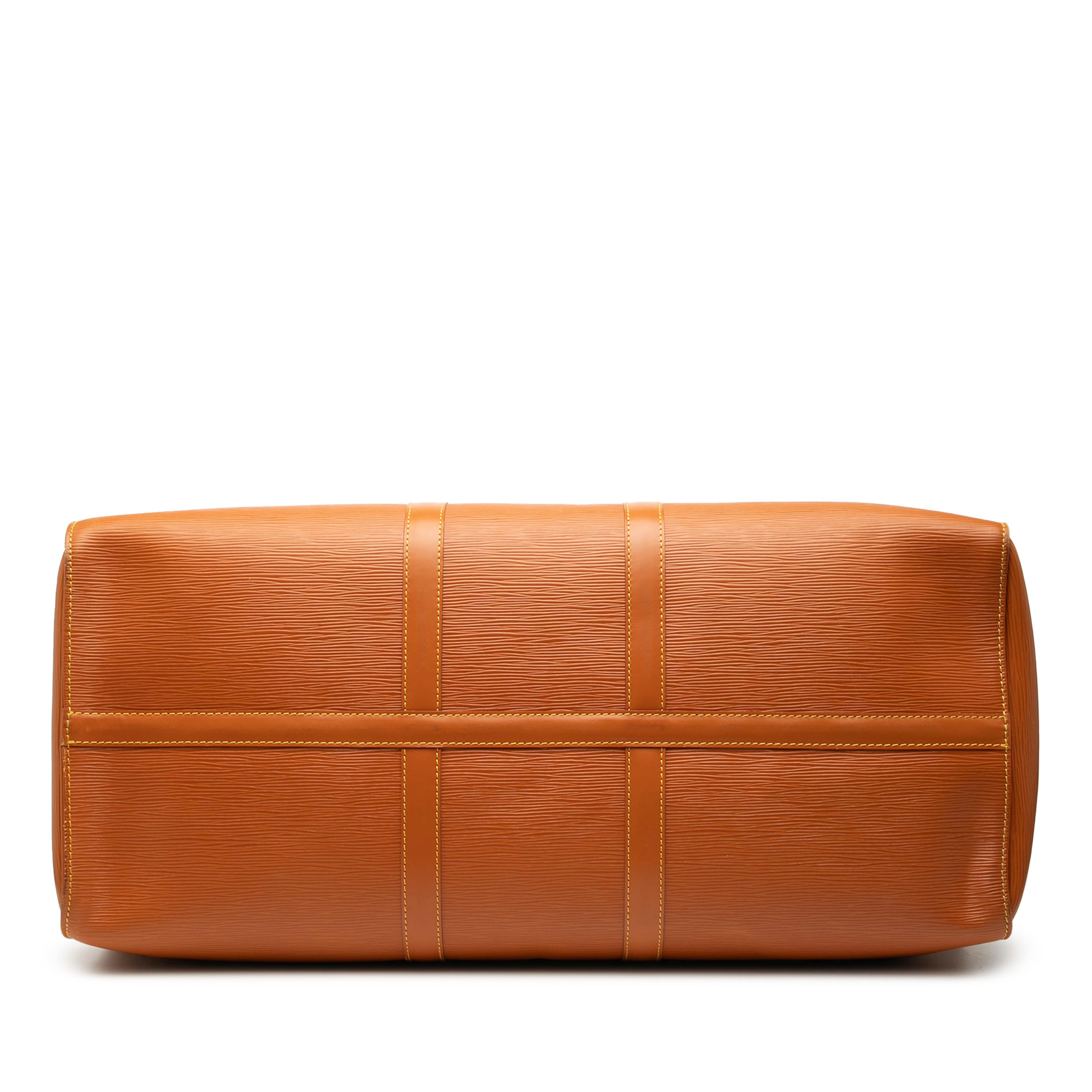 Louis Vuitton Epi Keepall 55, från Luxclusif, i färgen brown. Klicka för att öppna bilden i stort format