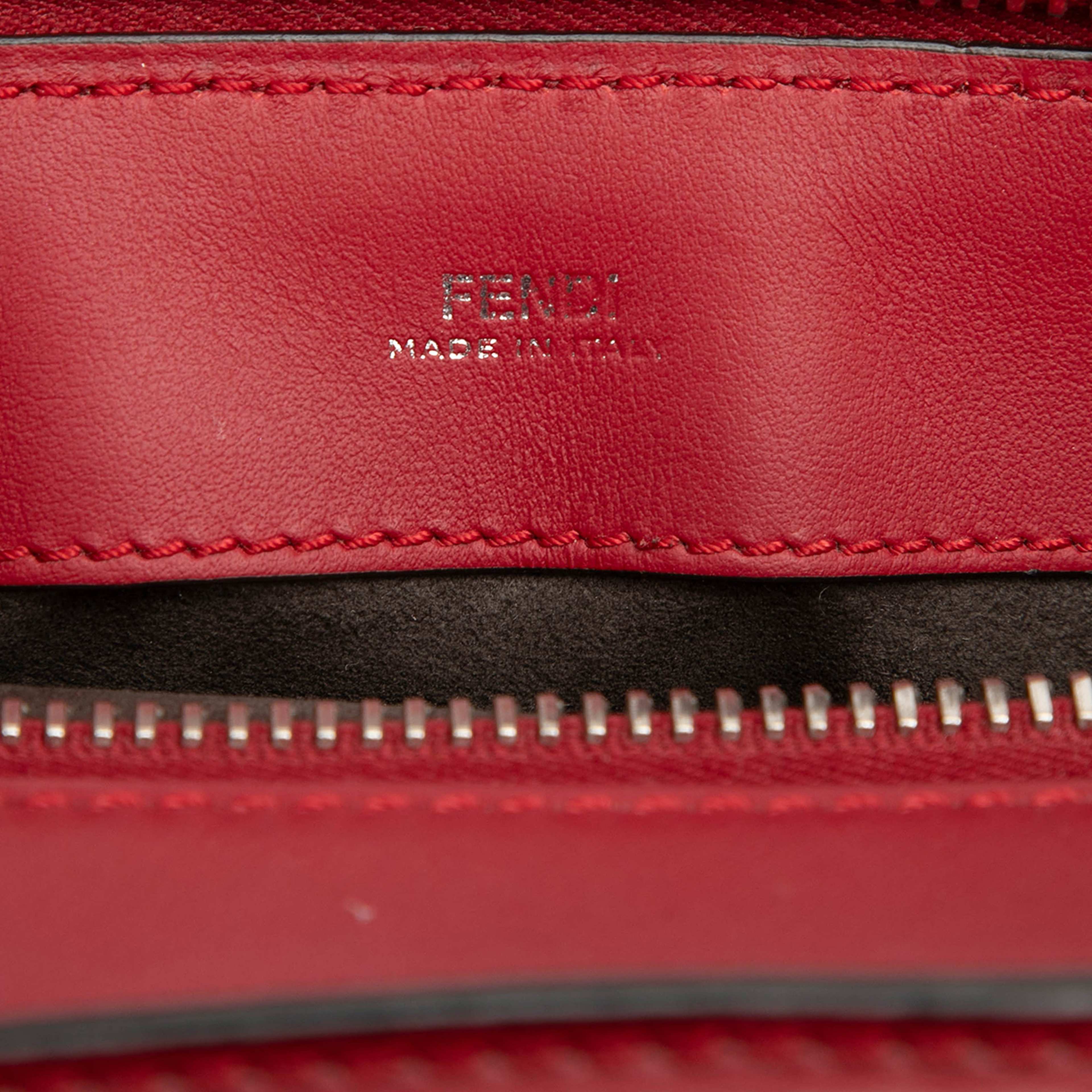 Fendi Medium Leather Dotcom Satchel, från Luxclusif, i färgen red. Klicka för att öppna bilden i stort format