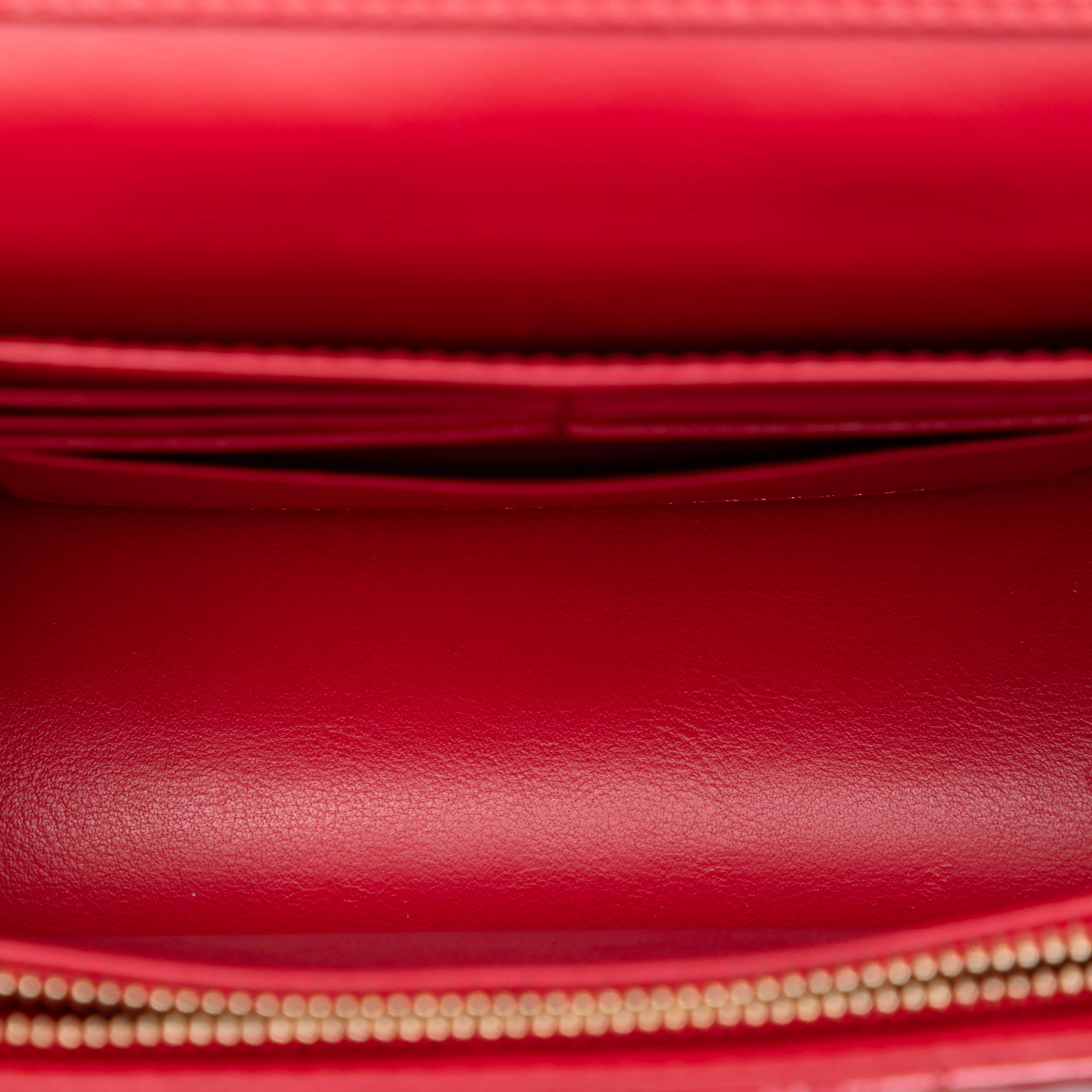 Dior Patent Cannage Miss Dior Promenade Crossbody, från Luxclusif, i färgen red. Klicka för att öppna bilden i stort format