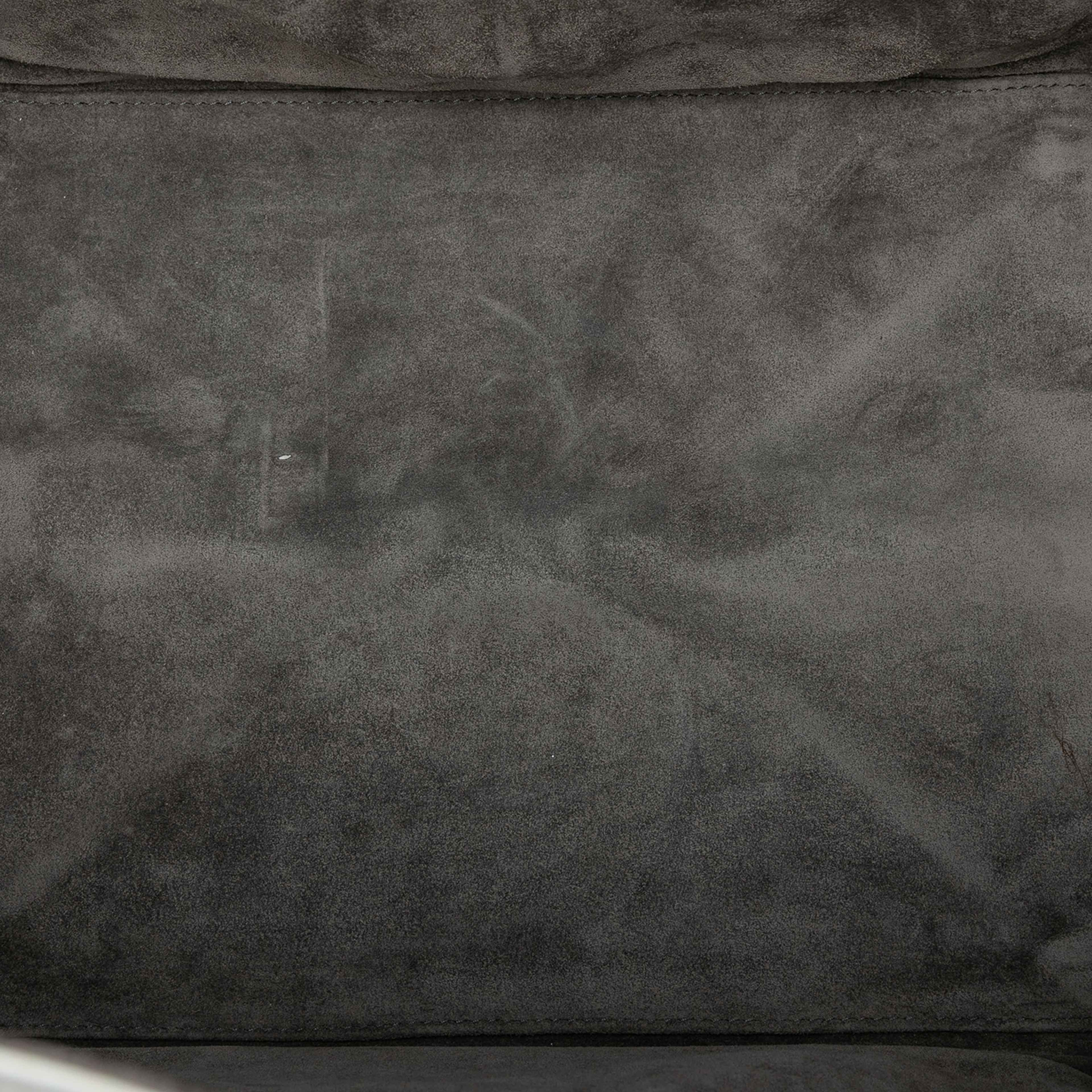 Celine Medium Leather Phantom Luggage Tote, från Luxclusif, i färgen white. Klicka för att öppna bilden i stort format