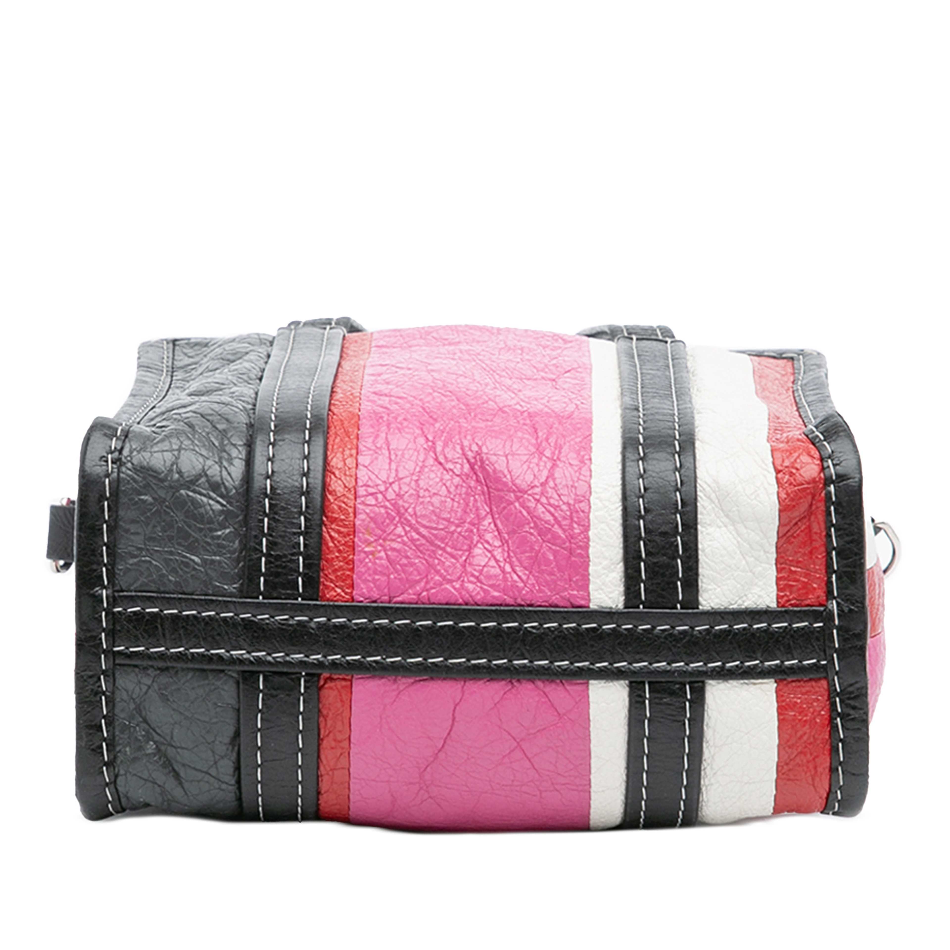 Balenciaga Xs Lambskin Bazar Shopper Satchel, från Luxclusif, i färgen pink. Klicka för att öppna bilden i stort format