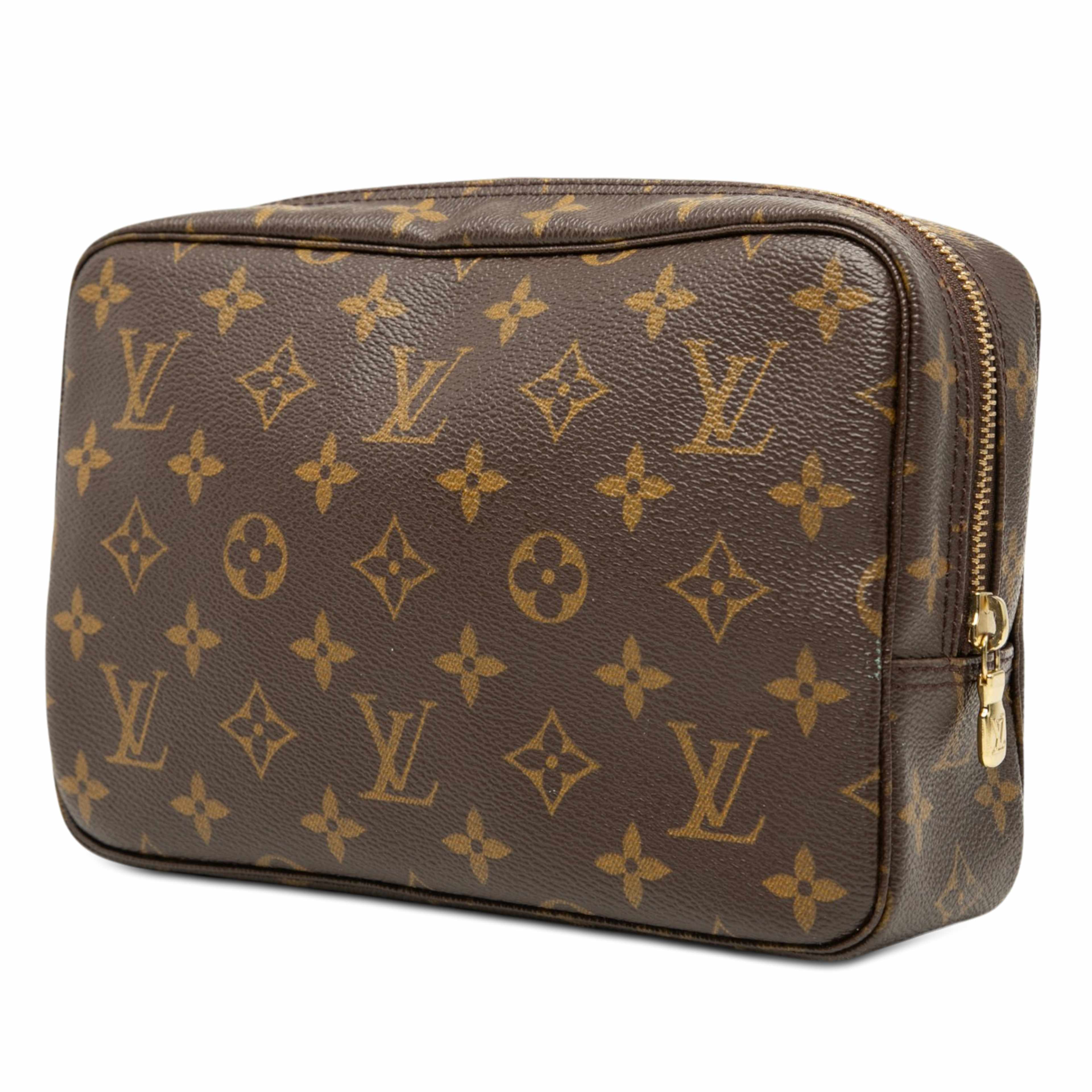 Louis Vuitton Monogram Trousse Toilette 23, från Luxclusif, i färgen brun. Klicka för att öppna bilden i stort format
