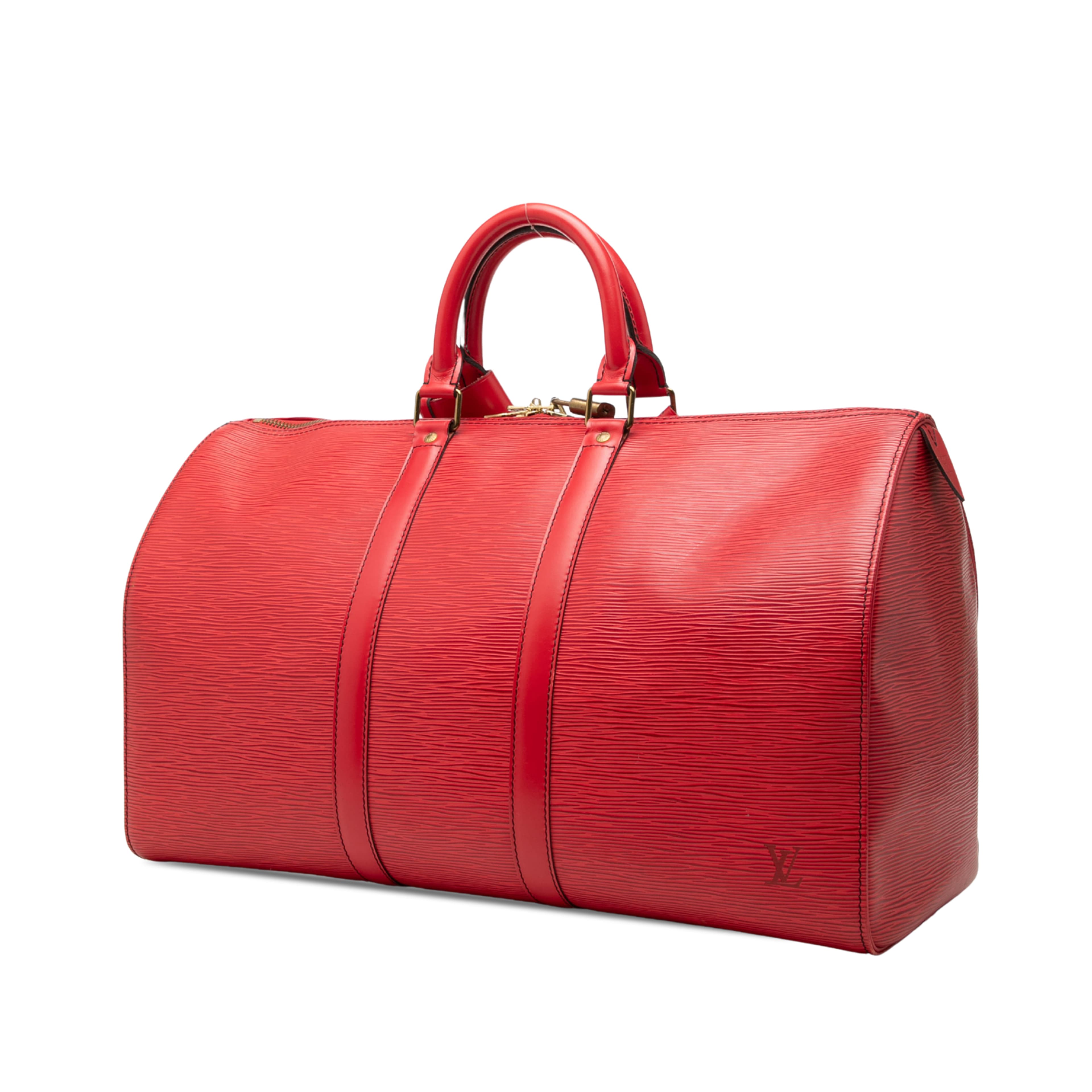 Louis Vuitton Epi Keepall 45, från Luxclusif, i färgen röd. Klicka för att öppna bilden i stort format
