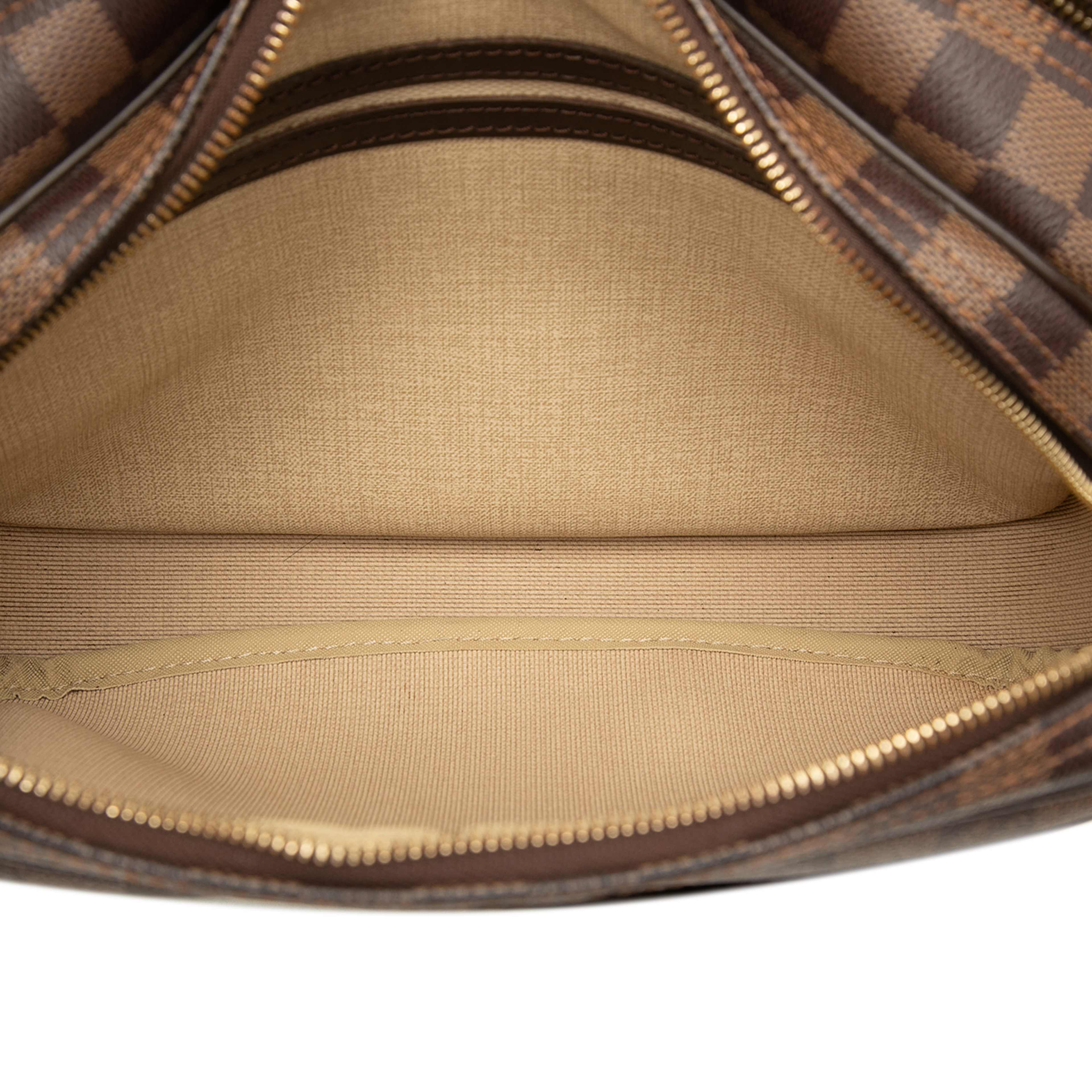 Louis Vuitton Damier Ebene Reporter Pm, från Luxclusif, i färgen brun. Klicka för att öppna bilden i stort format