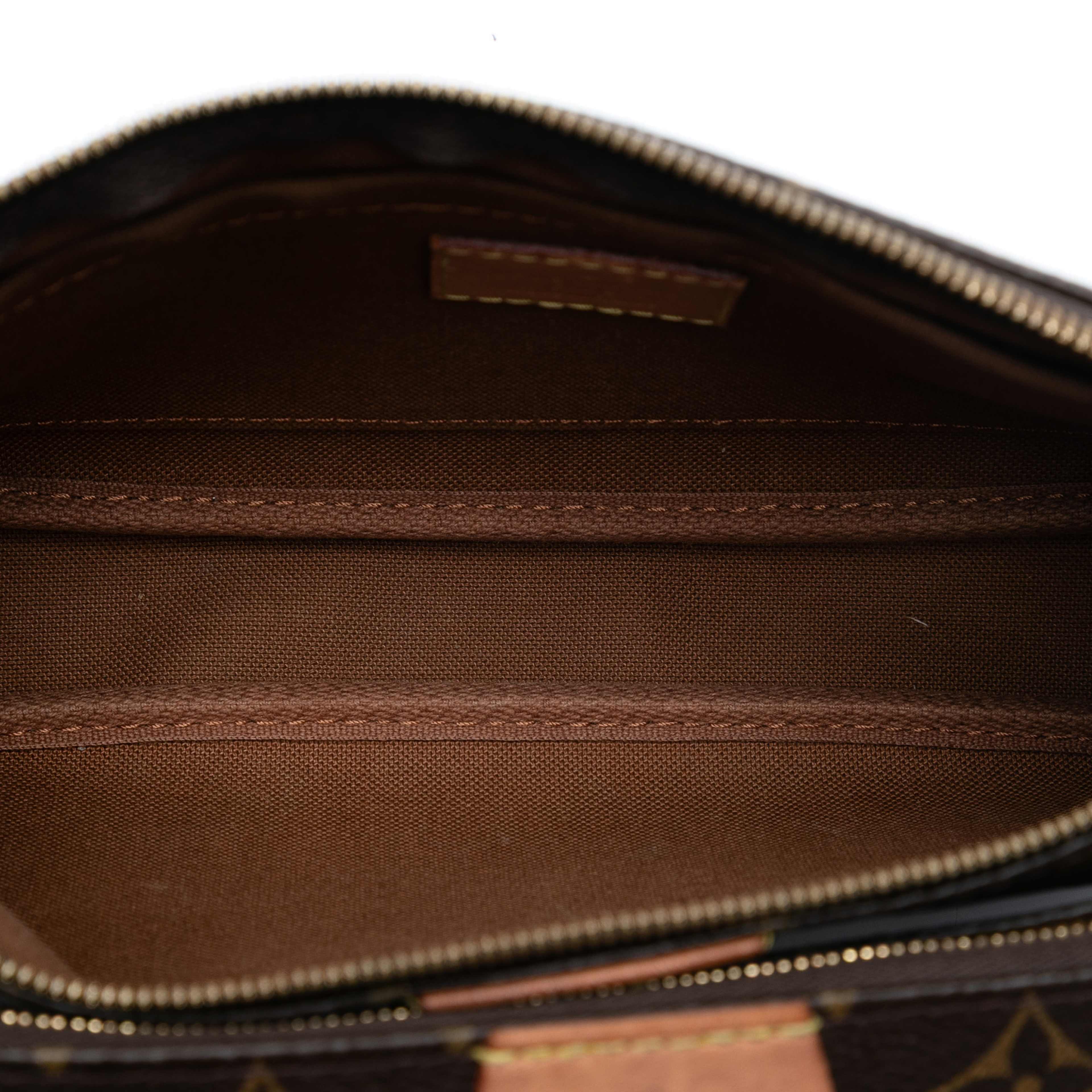 Louis Vuitton Monogram Multi Pochette Accessoires, från Luxclusif, i färgen brown. Klicka för att öppna bilden i stort format