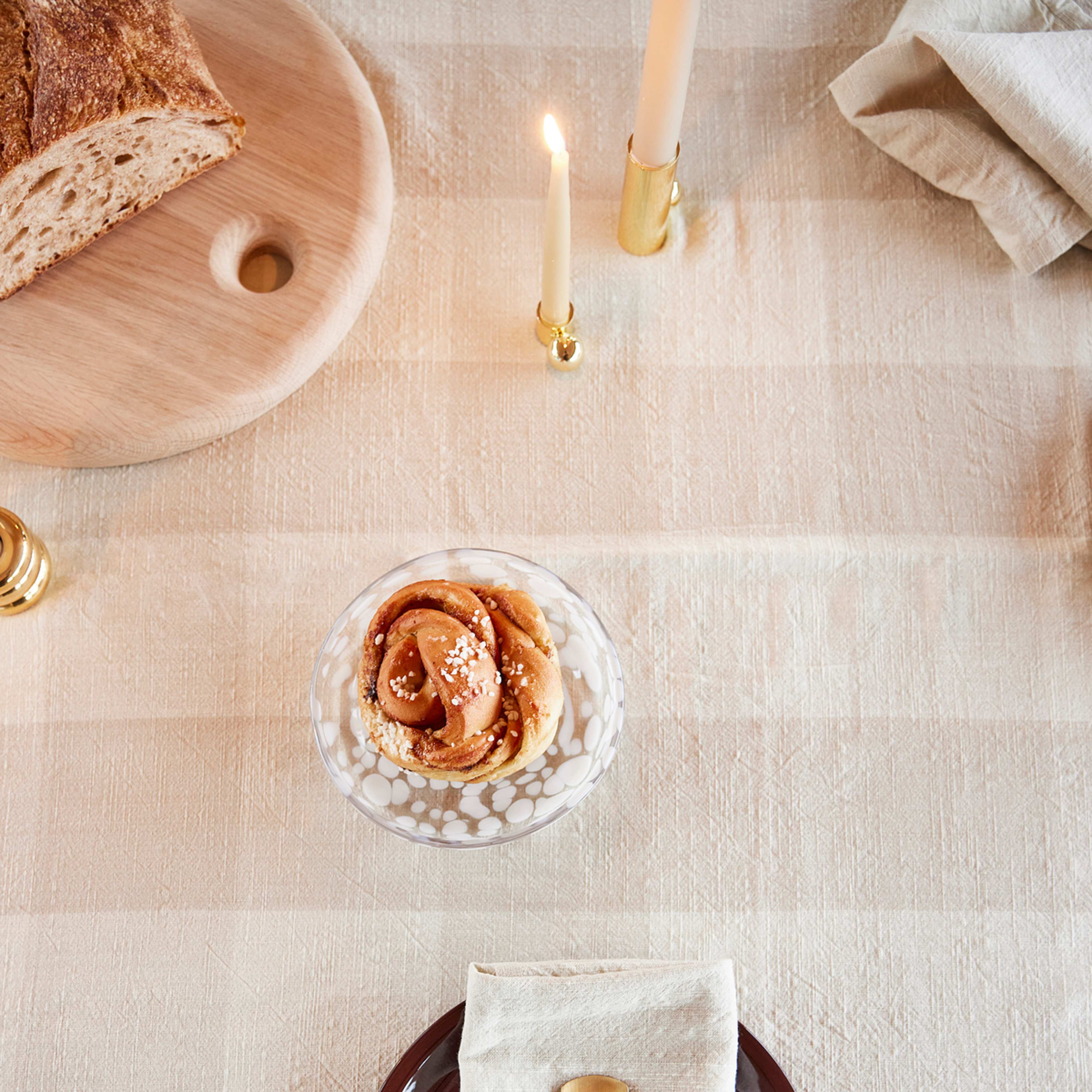 Palloa Candleholder - Low, från OYOY Living, i färgen brass. Klicka för att öppna bilden i stort format