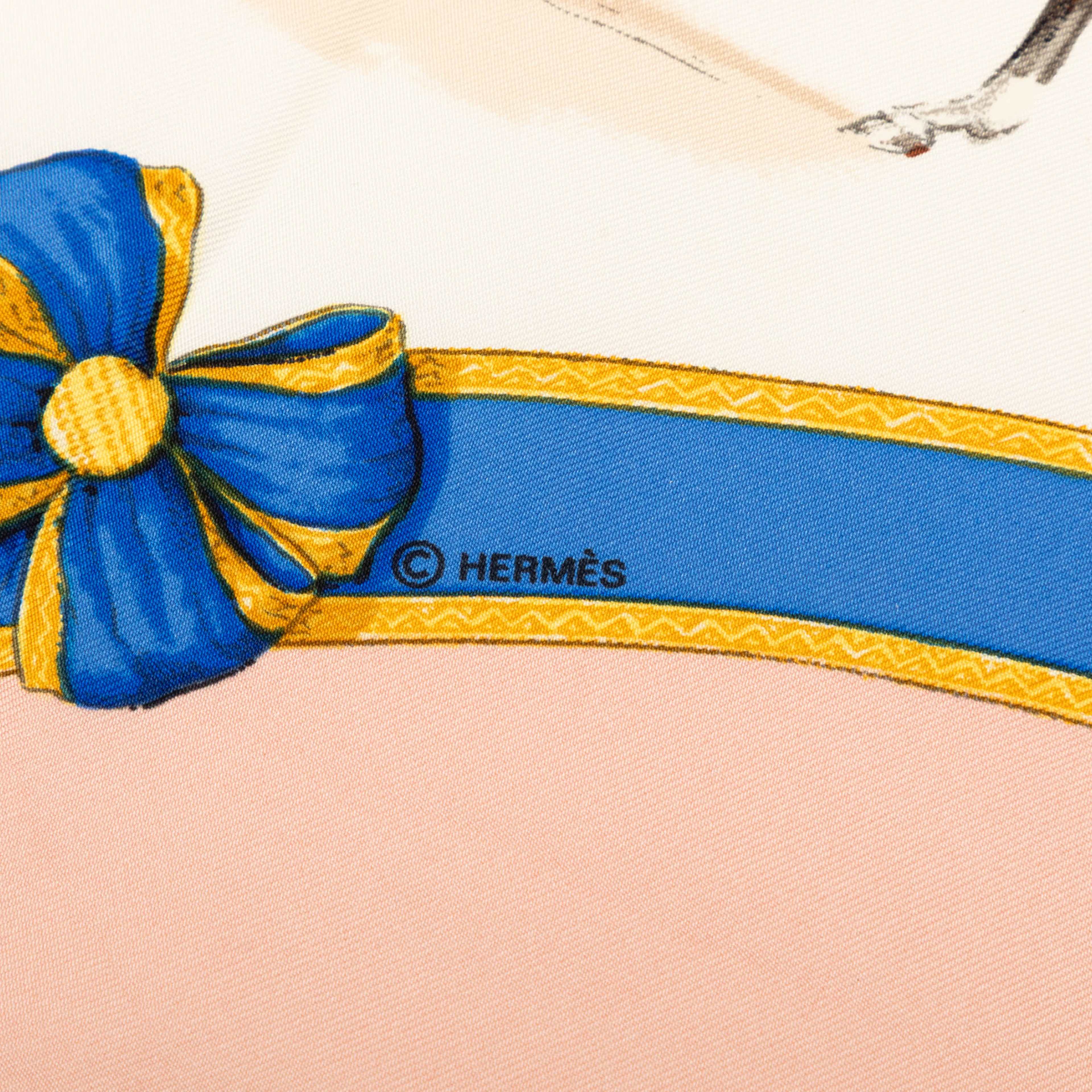 Hermès Ecole Francaise D Equitation Silk Scarf 90, från Luxclusif, i färgen ivory. Klicka för att öppna bilden i stort format