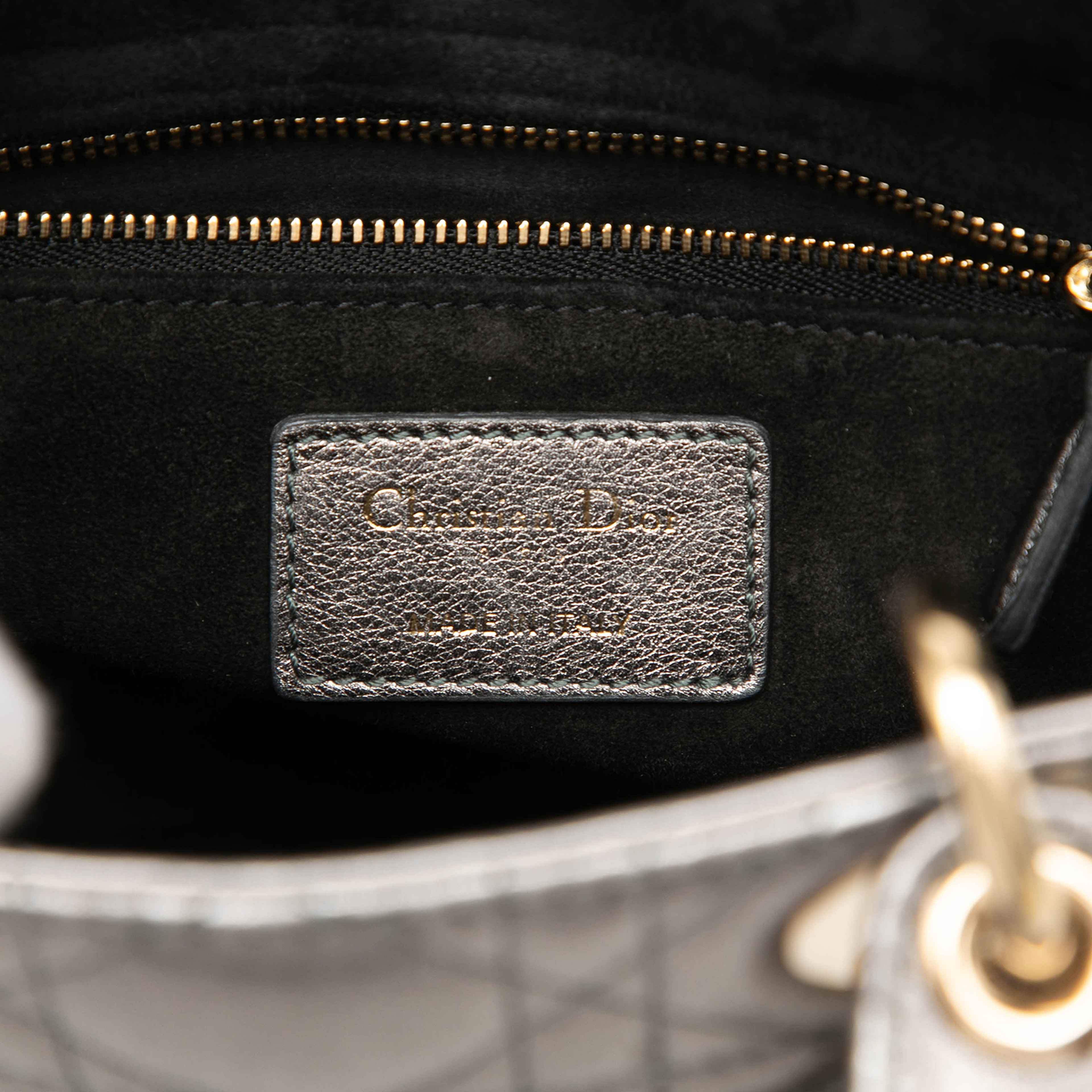 Dior Small Metallic Lambskin Cannage My Abcdior Lady Dior, från Luxclusif, i färgen gray. Klicka för att öppna bilden i stort format