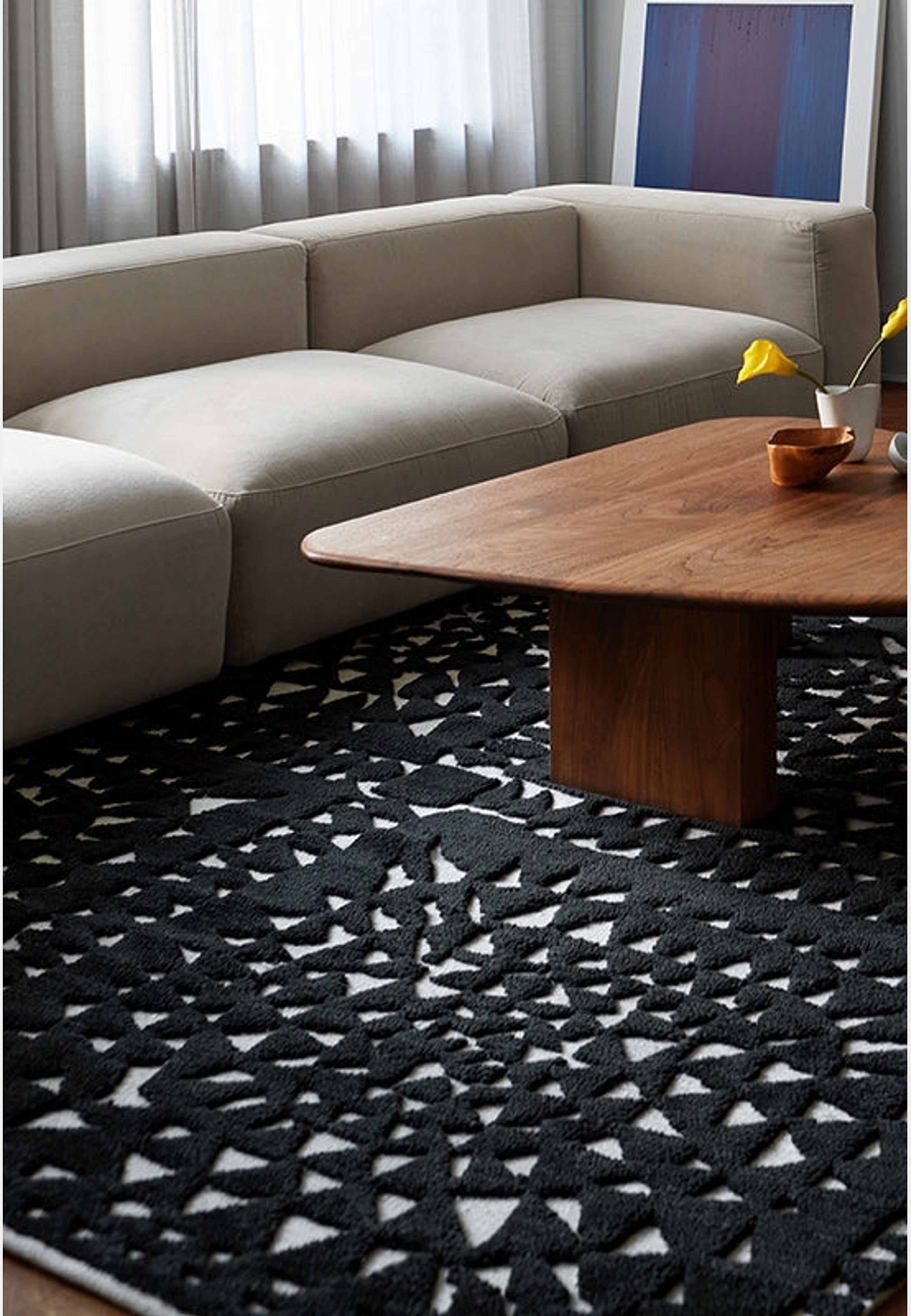 Stig Lindberg Domino, från Layered, i färgen domino. Klicka för att öppna bilden i stort format