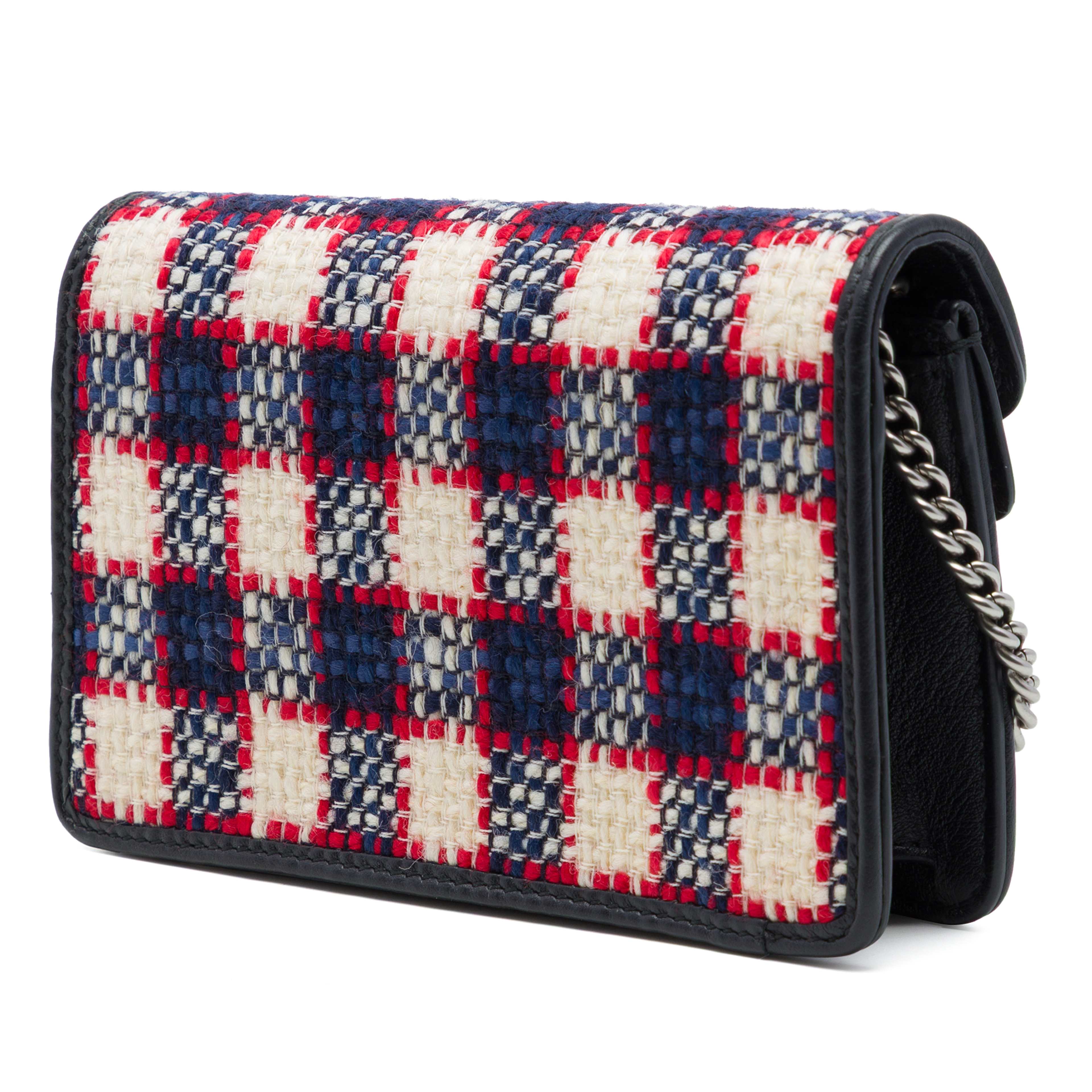 Gucci Mini Checkered Tweed Dionysus Crossbody, från Luxclusif, i färgen svart. Klicka för att öppna bilden i stort format