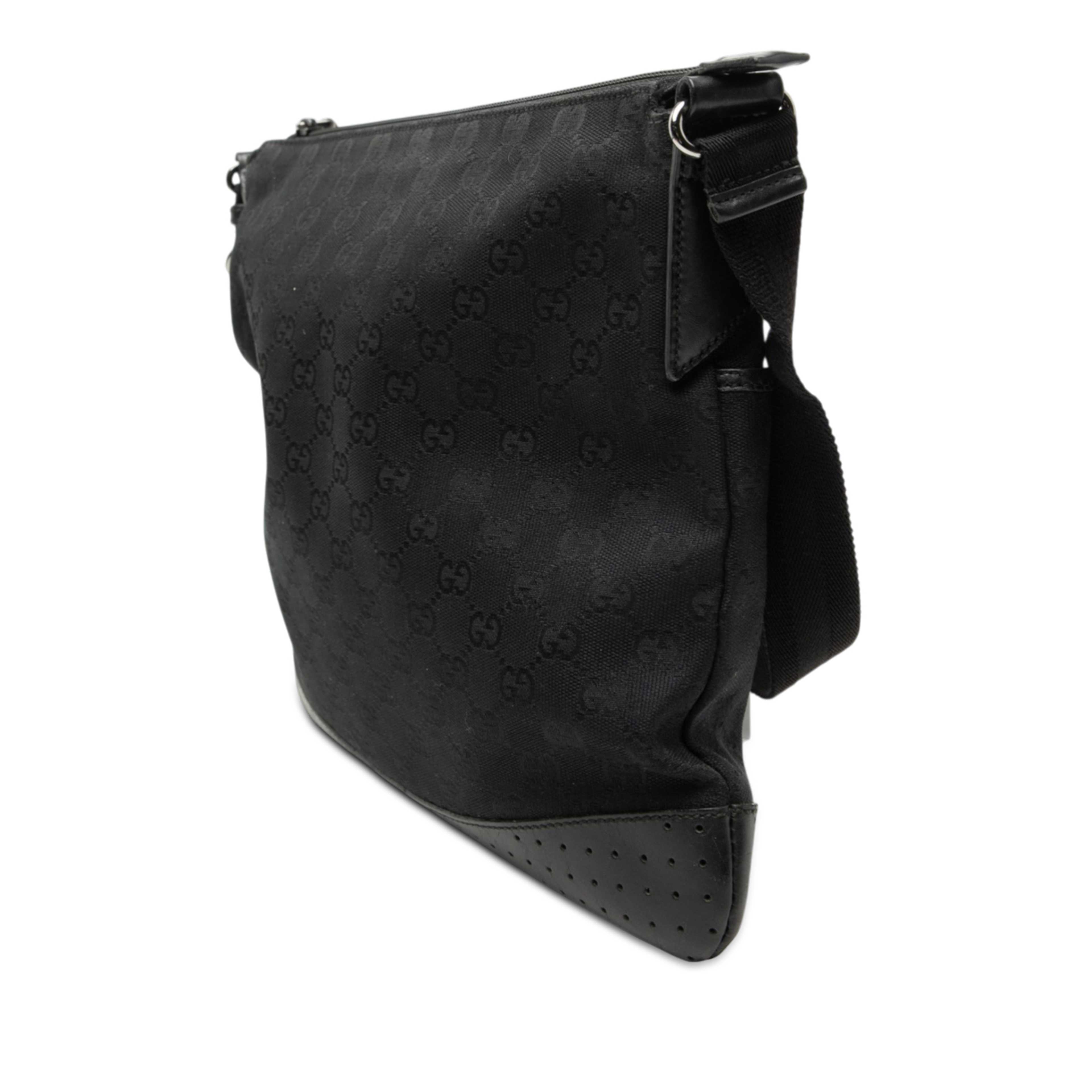 Gucci Gg Canvas Perforated Crossbody, från Luxclusif, i färgen svart. Klicka för att öppna bilden i stort format