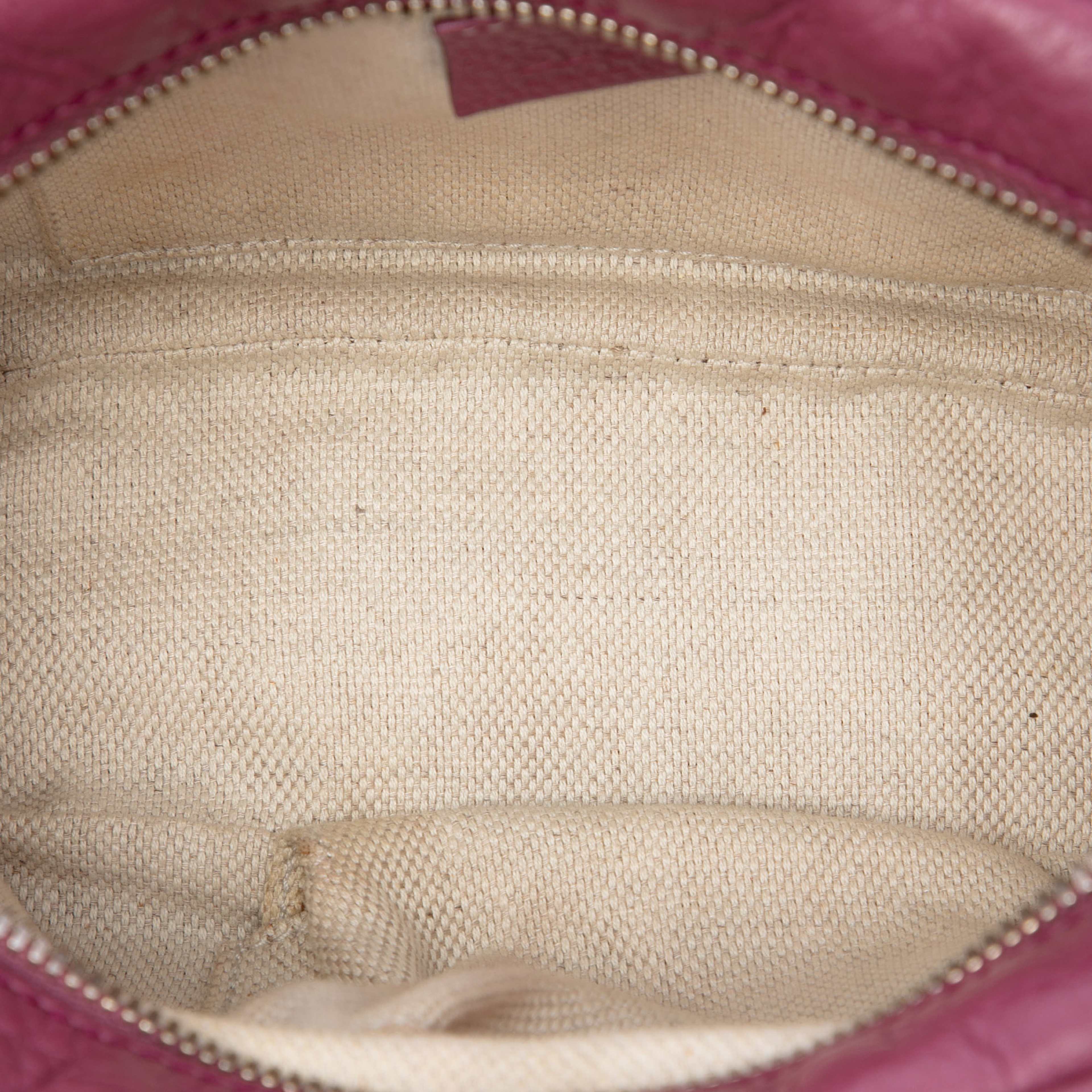Gucci Leather Soho Disco Crossbody, från Luxclusif, i färgen purpur. Klicka för att öppna bilden i stort format
