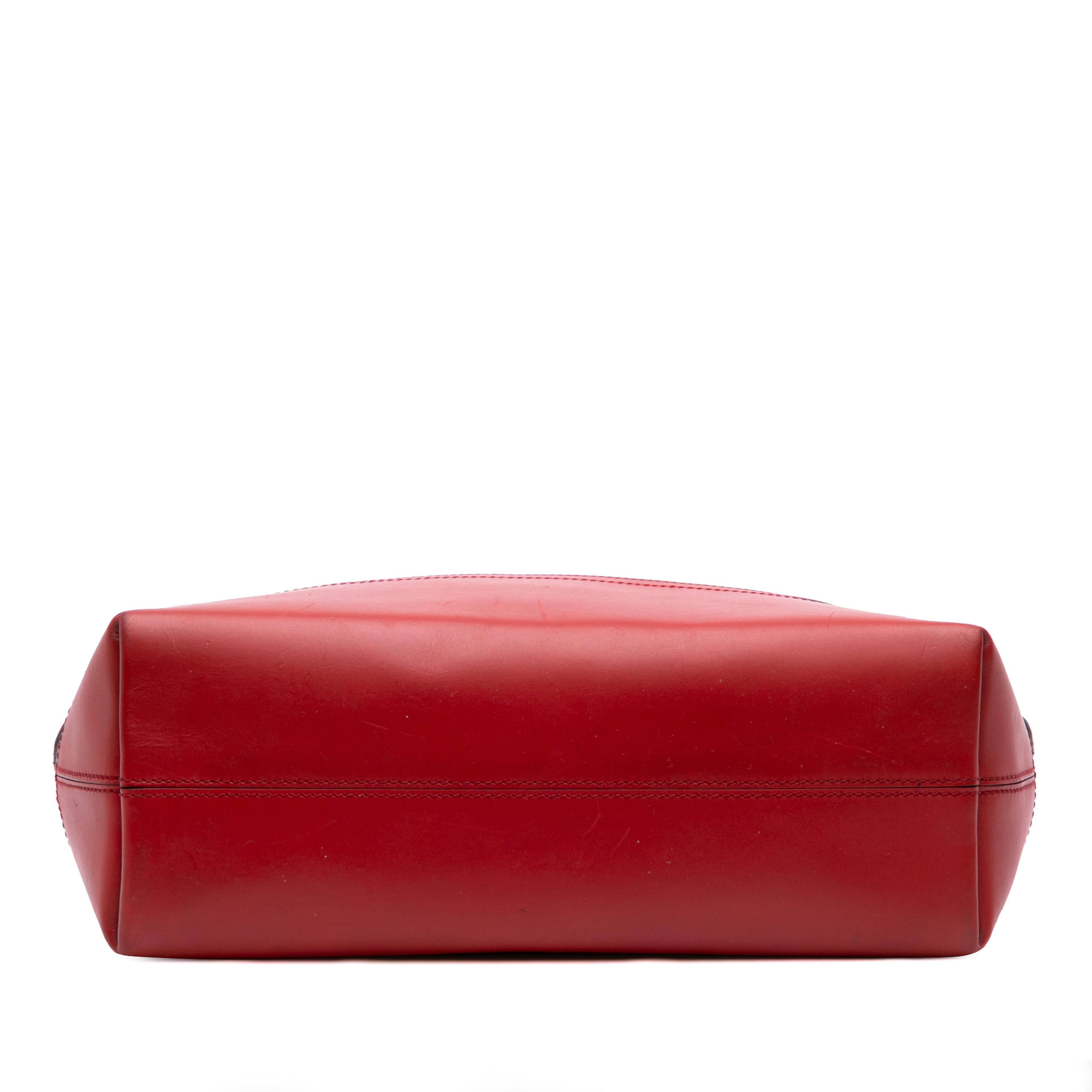 Fendi Medium Pequin Canvas Roll Tote, från Luxclusif, i färgen brown. Klicka för att öppna bilden i stort format