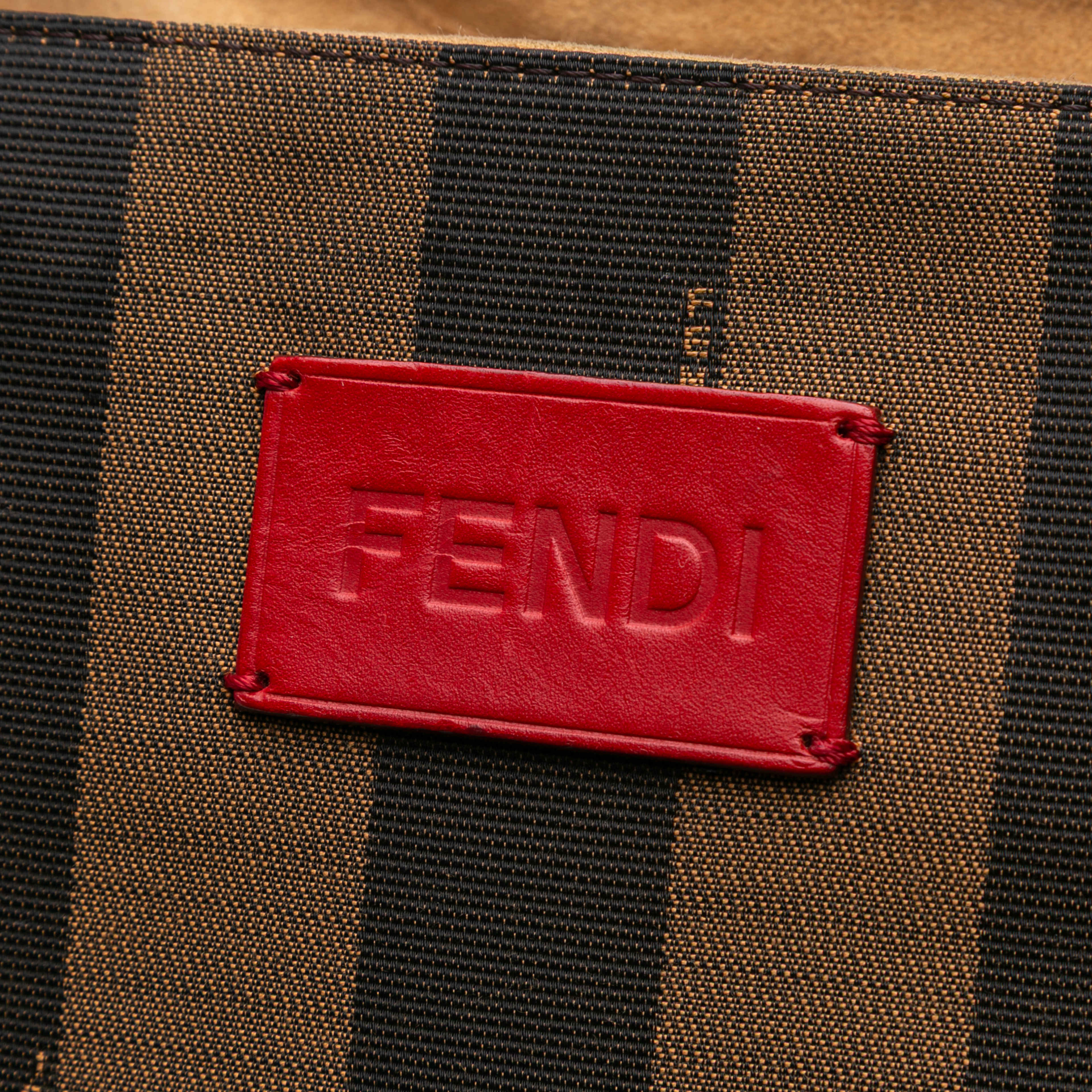 Fendi Medium Pequin Canvas Roll Tote, från Luxclusif, i färgen brown. Klicka för att öppna bilden i stort format