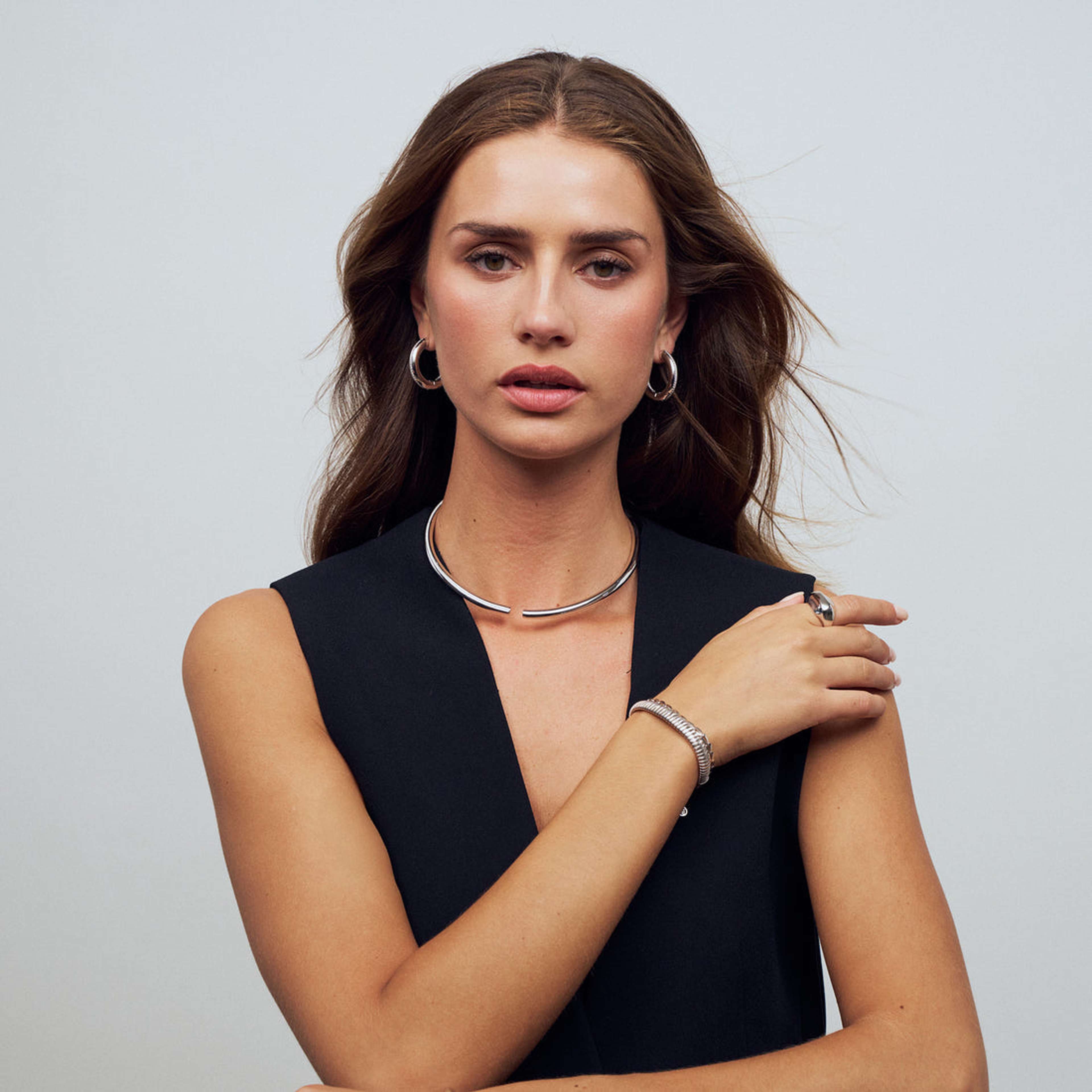 Halsring Palermo, från Sif Jakobs Jewellery, i färgen silver.