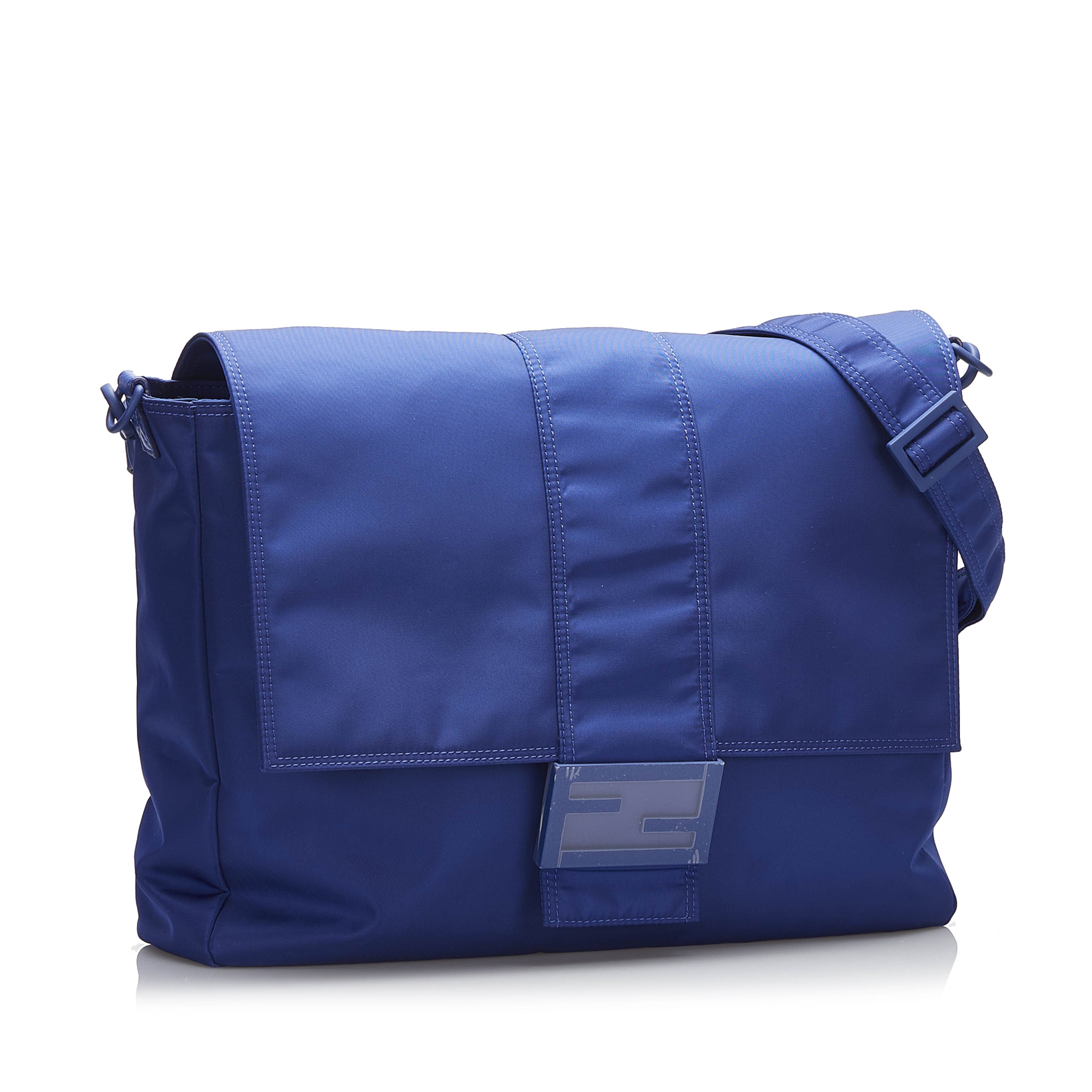 Fendi Ff Lock Crossbody, från Luxclusif, i färgen blue. Klicka för att öppna bilden i stort format