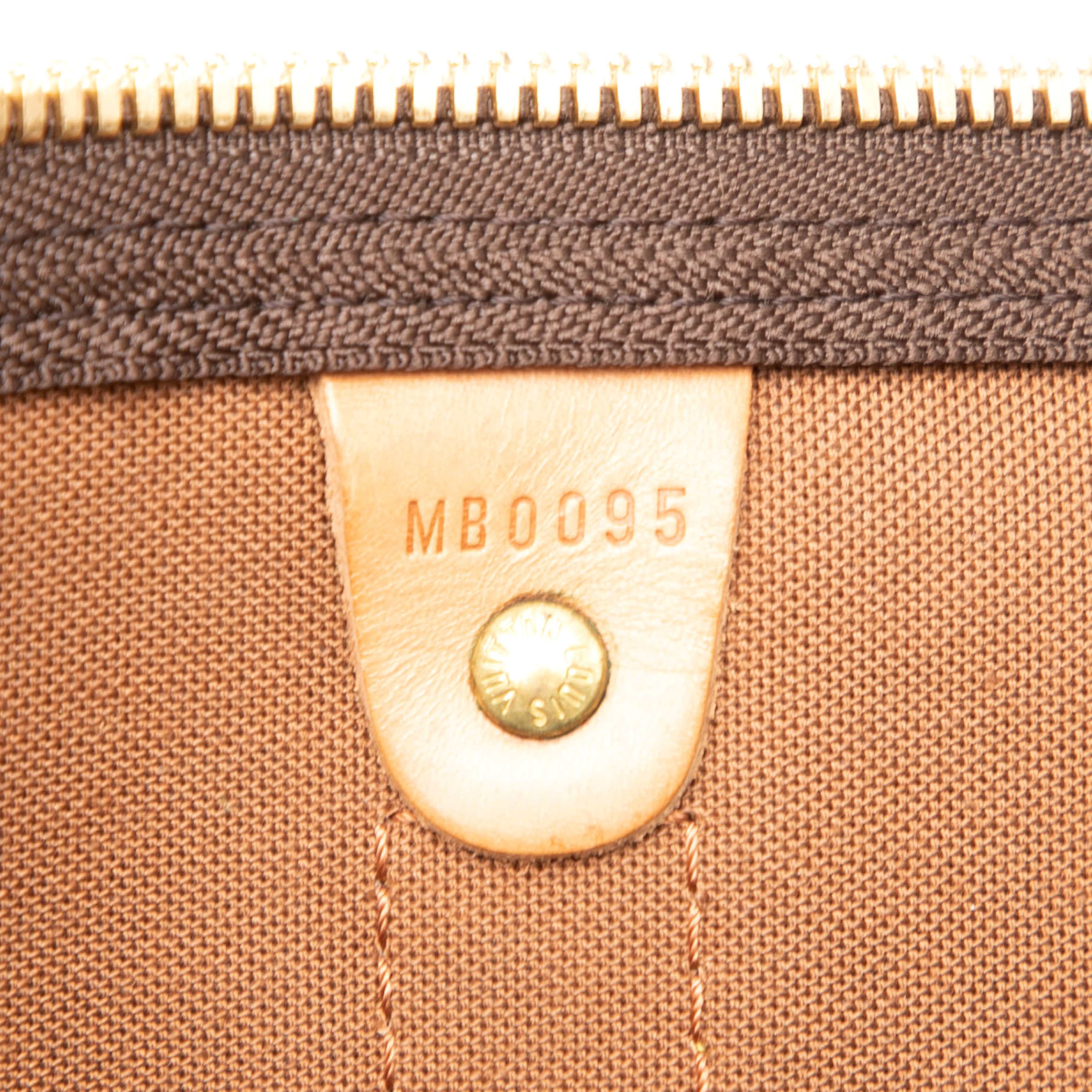 Louis Vuitton Monogram Keepall Bandouliere 55, från Luxclusif, i färgen brun. Klicka för att öppna bilden i stort format