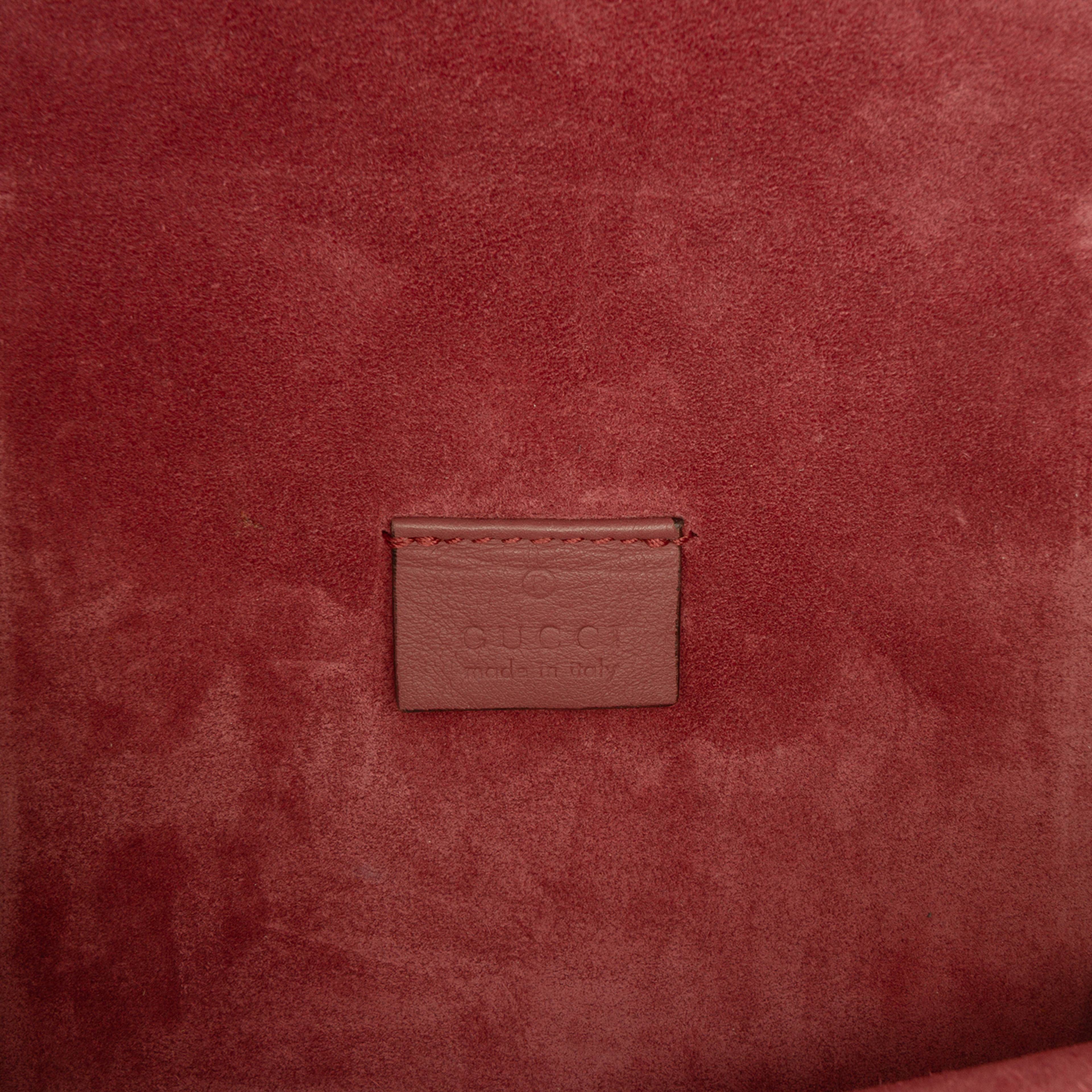 Gucci Small Gg Supreme Blooms Dionysus Crossbody, från Luxclusif, i färgen beige. Klicka för att öppna bilden i stort format