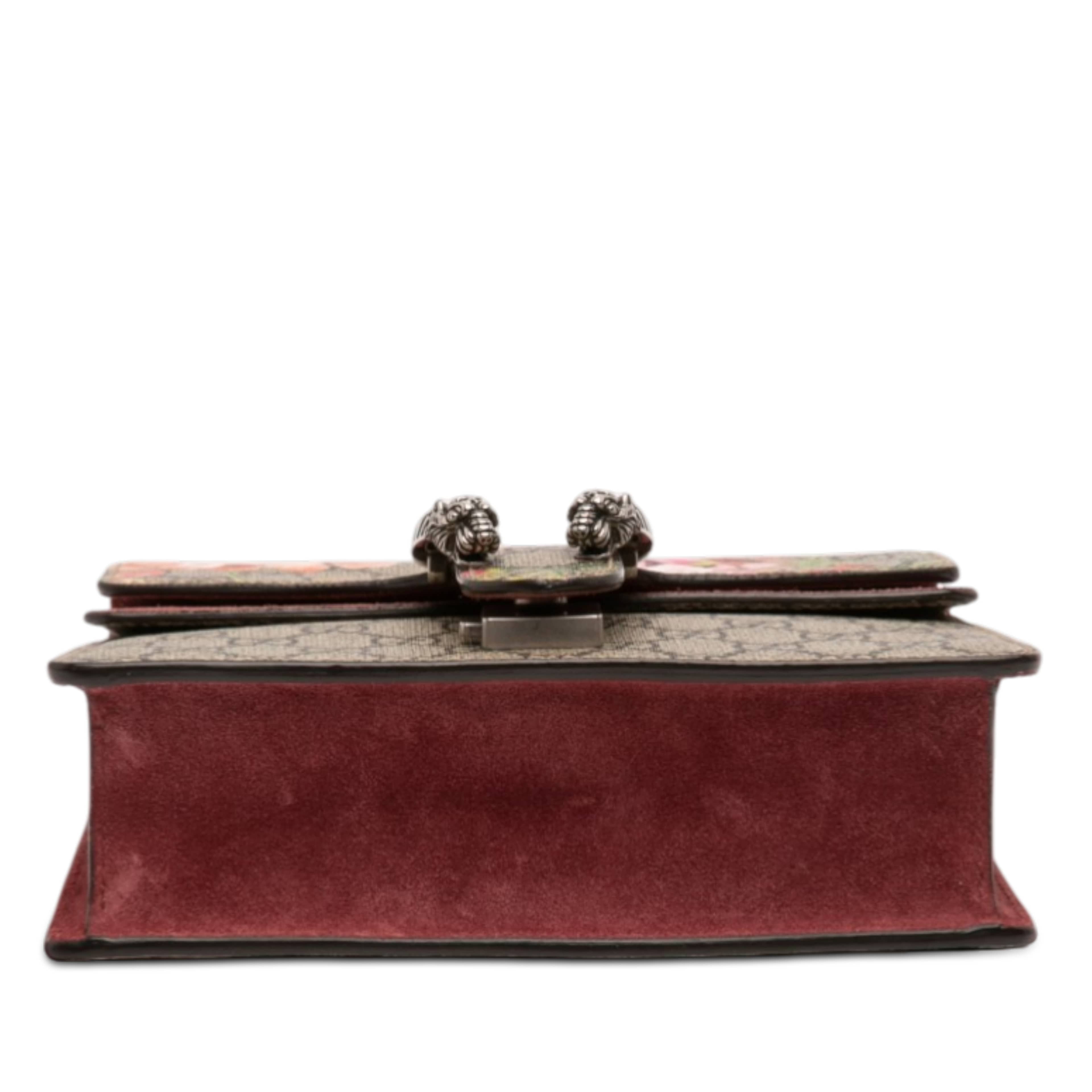 Gucci Small Gg Supreme Blooms Dionysus Crossbody, från Luxclusif, i färgen beige. Klicka för att öppna bilden i stort format