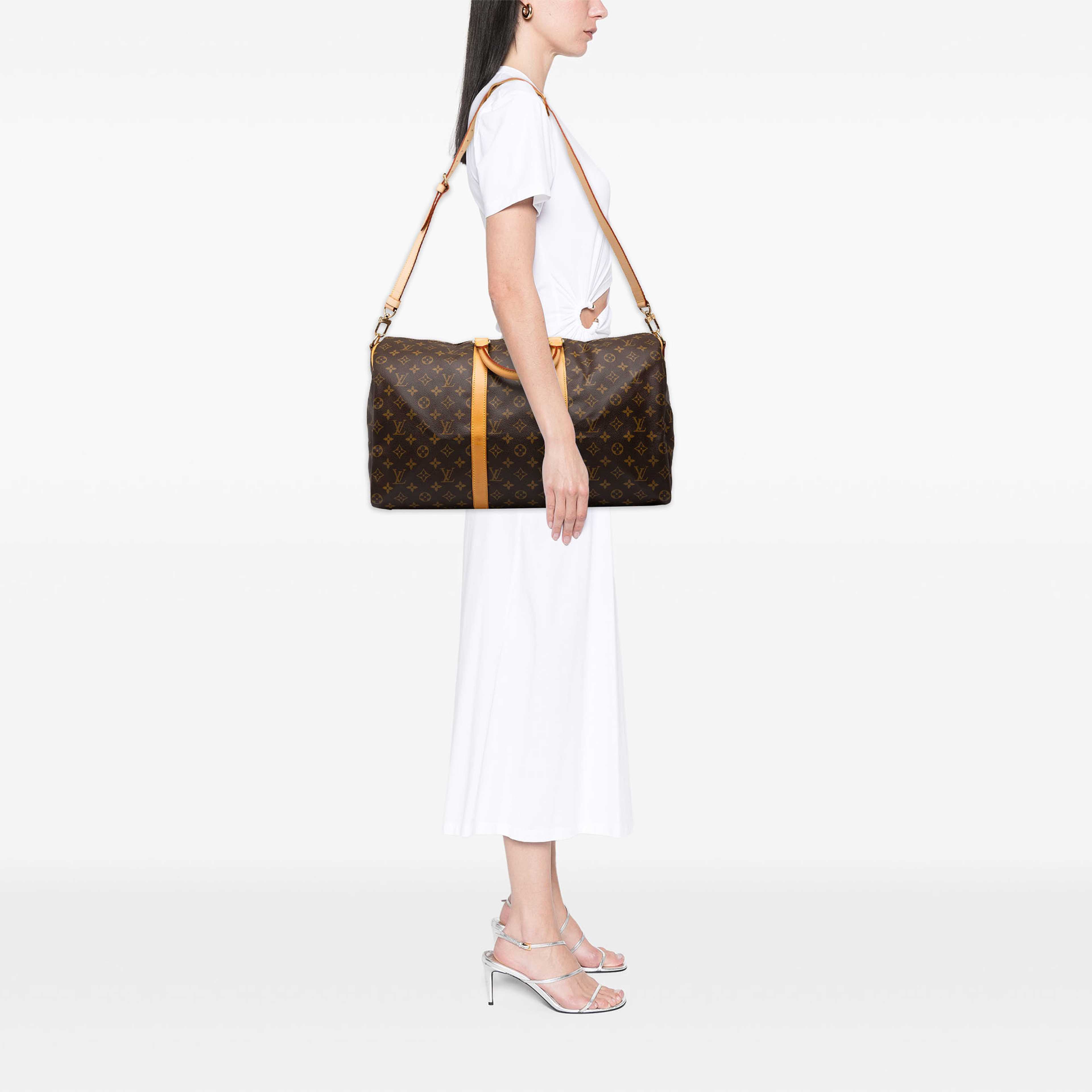 Louis Vuitton Monogram Keepall Bandouliere 50, från Luxclusif, i färgen brun. Klicka för att öppna bilden i stort format