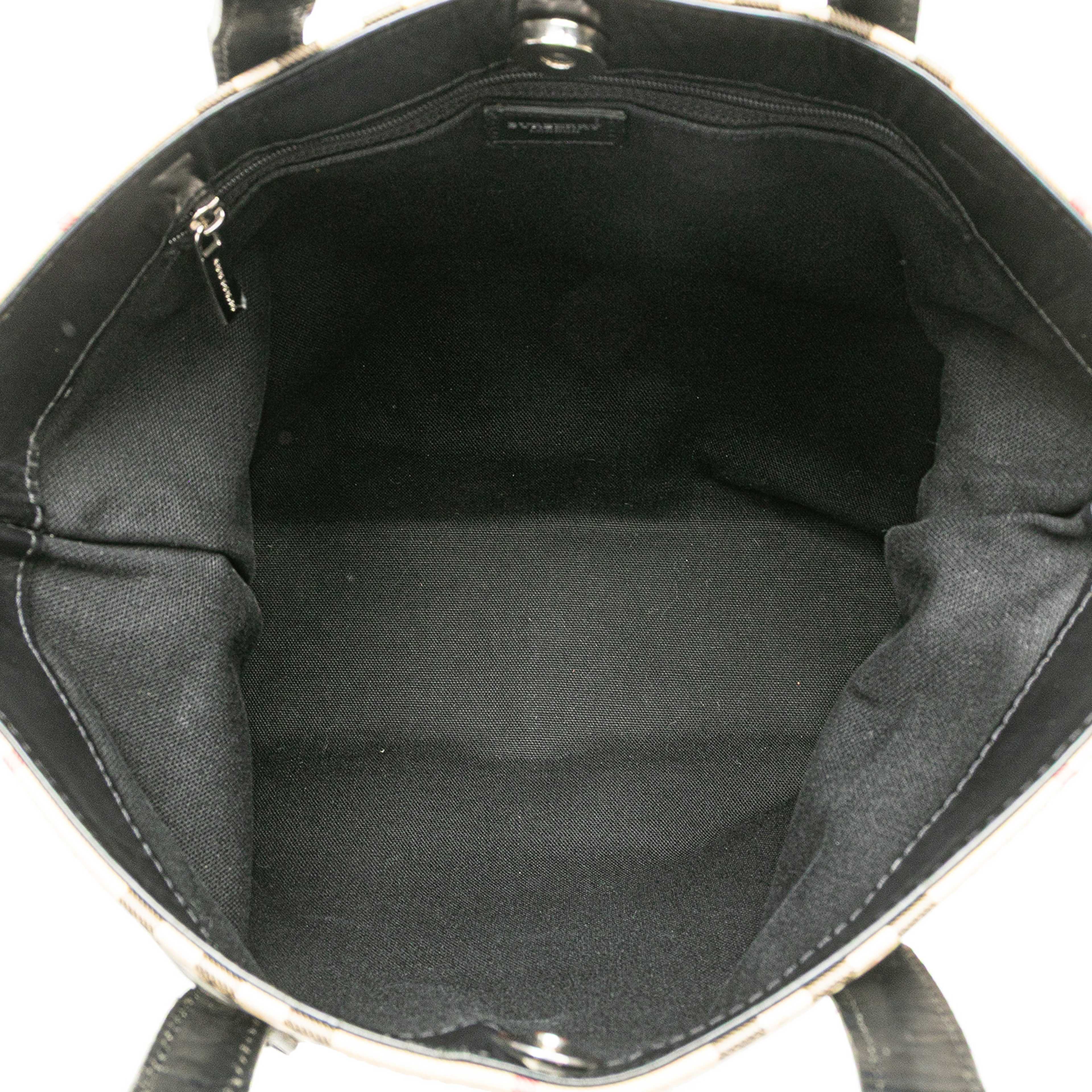 Burberry House Check Coated Canvas Tote, från Luxclusif, i färgen beige. Klicka för att öppna bilden i stort format