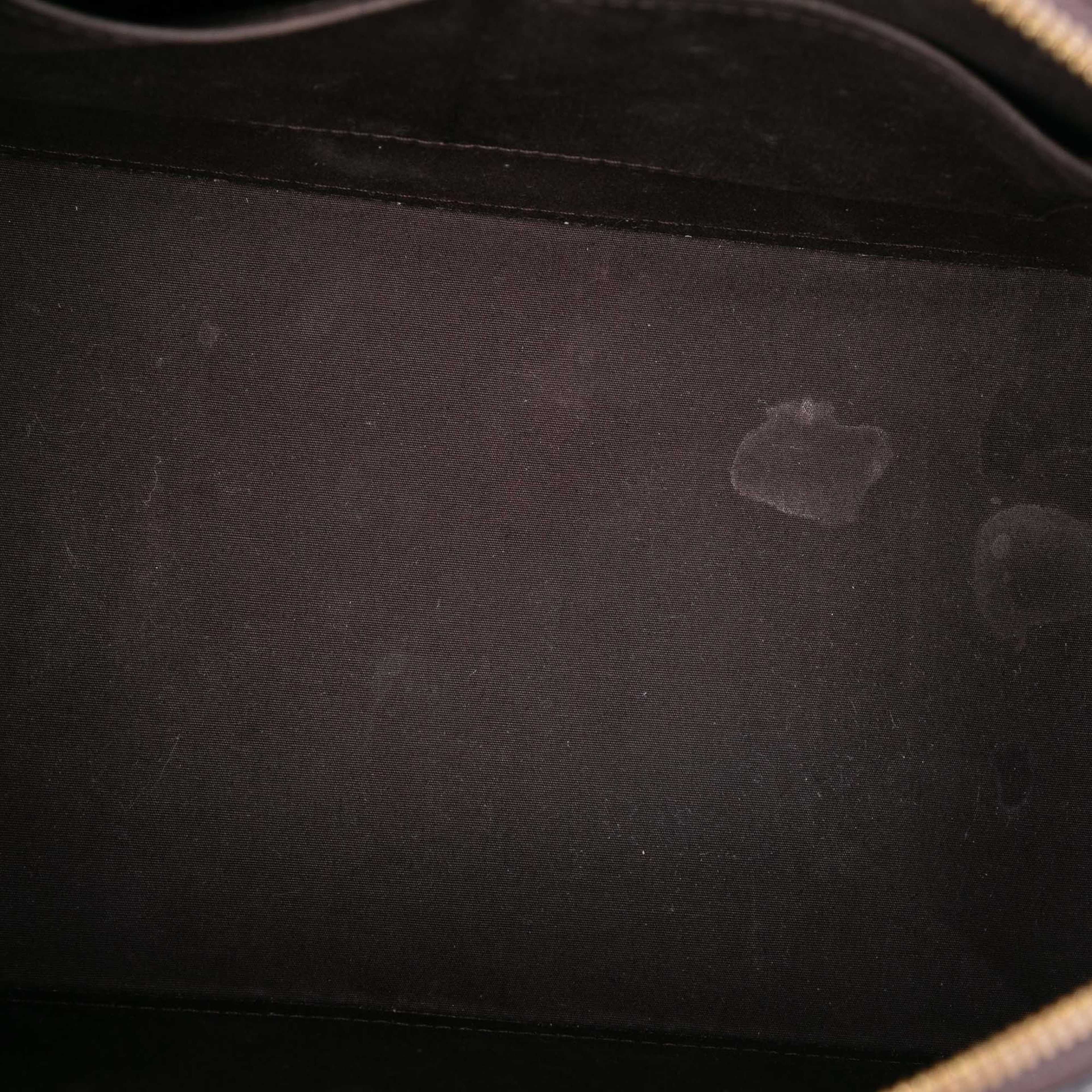 Louis Vuitton Monogram Vernis Alma Mm, från Luxclusif, i färgen burgundy. Klicka för att öppna bilden i stort format