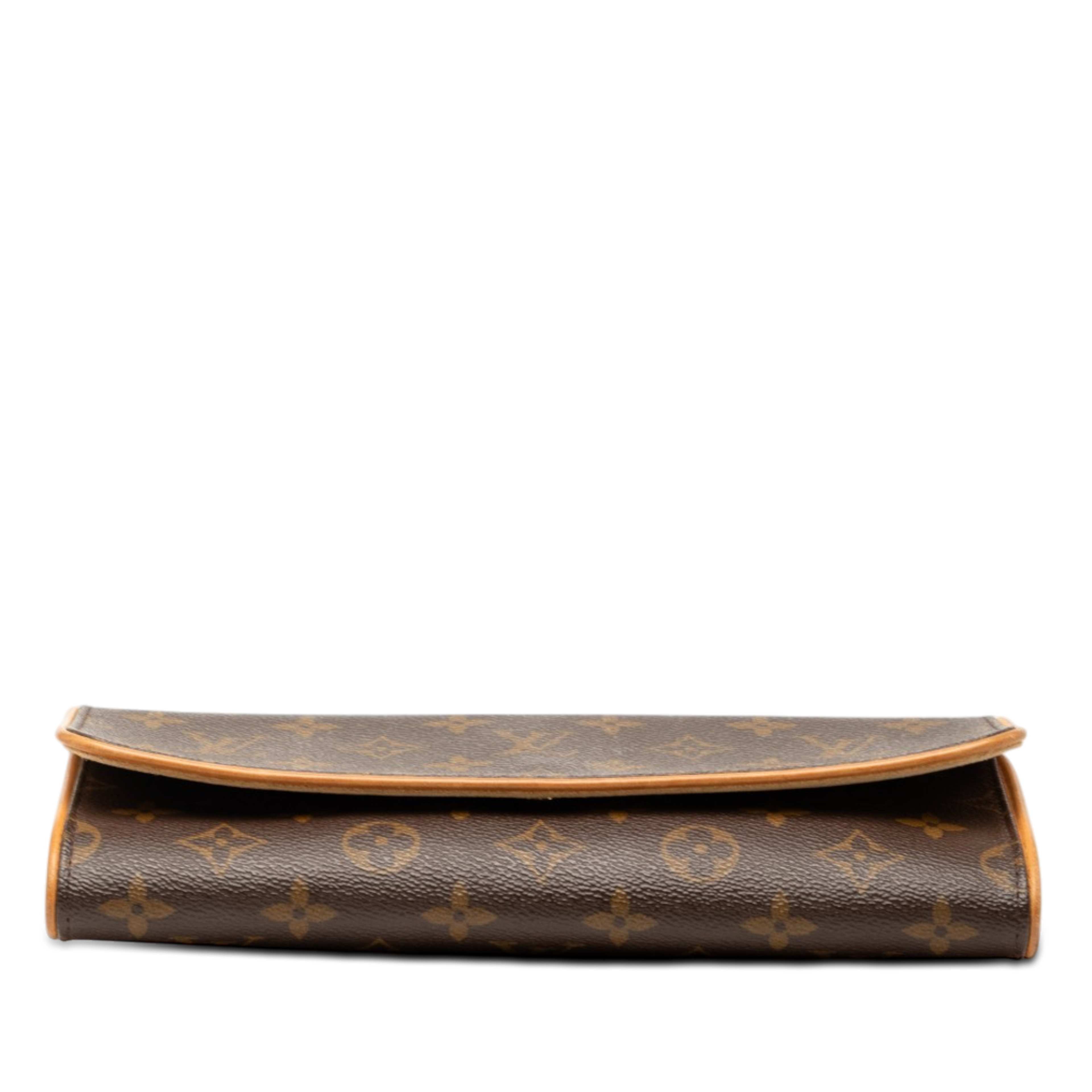Louis Vuitton Monogram Pochette Twin Gm, från Luxclusif, i färgen brun. Klicka för att öppna bilden i stort format
