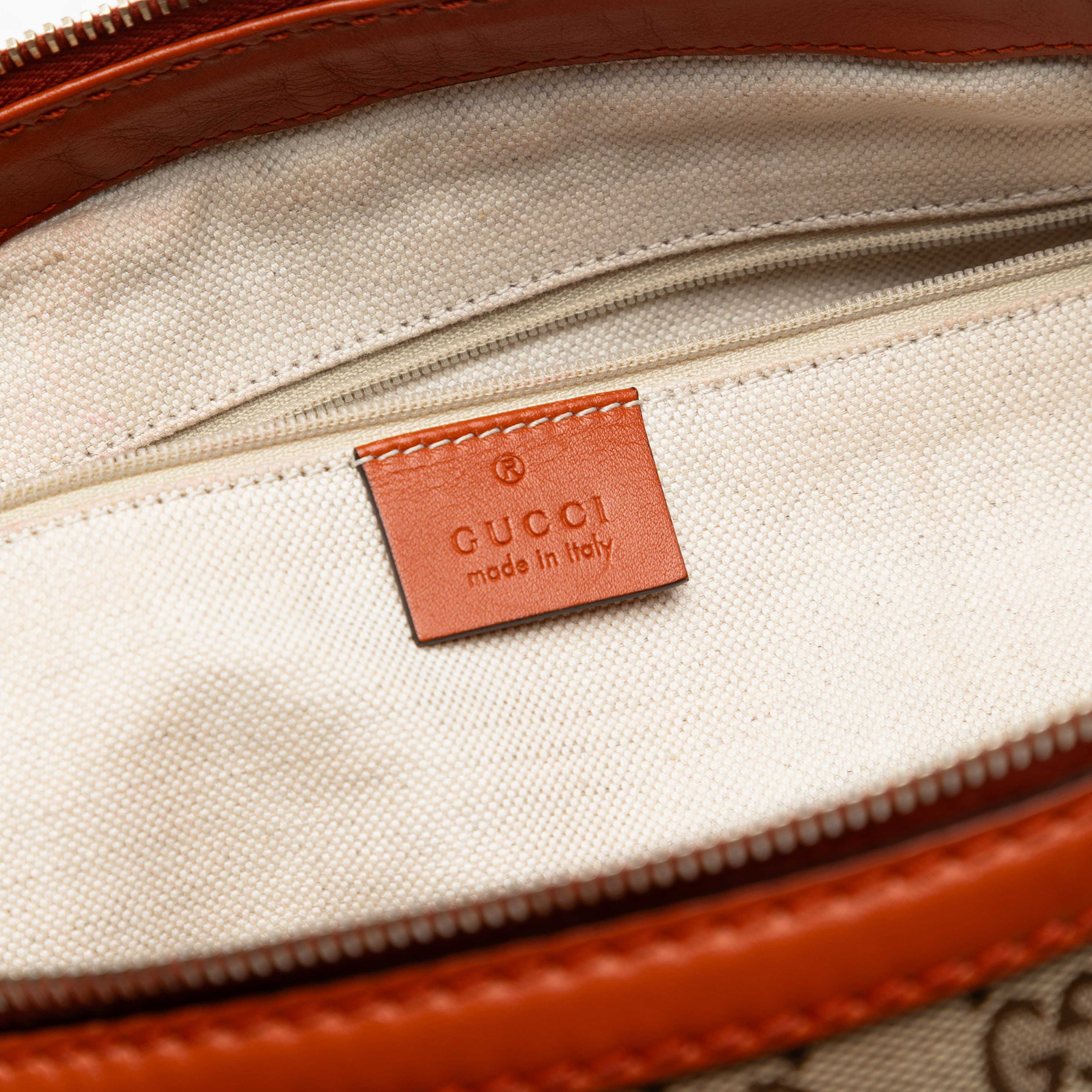Gucci Gg Canvas Sukey Satchel, från Luxclusif, i färgen beige. Klicka för att öppna bilden i stort format