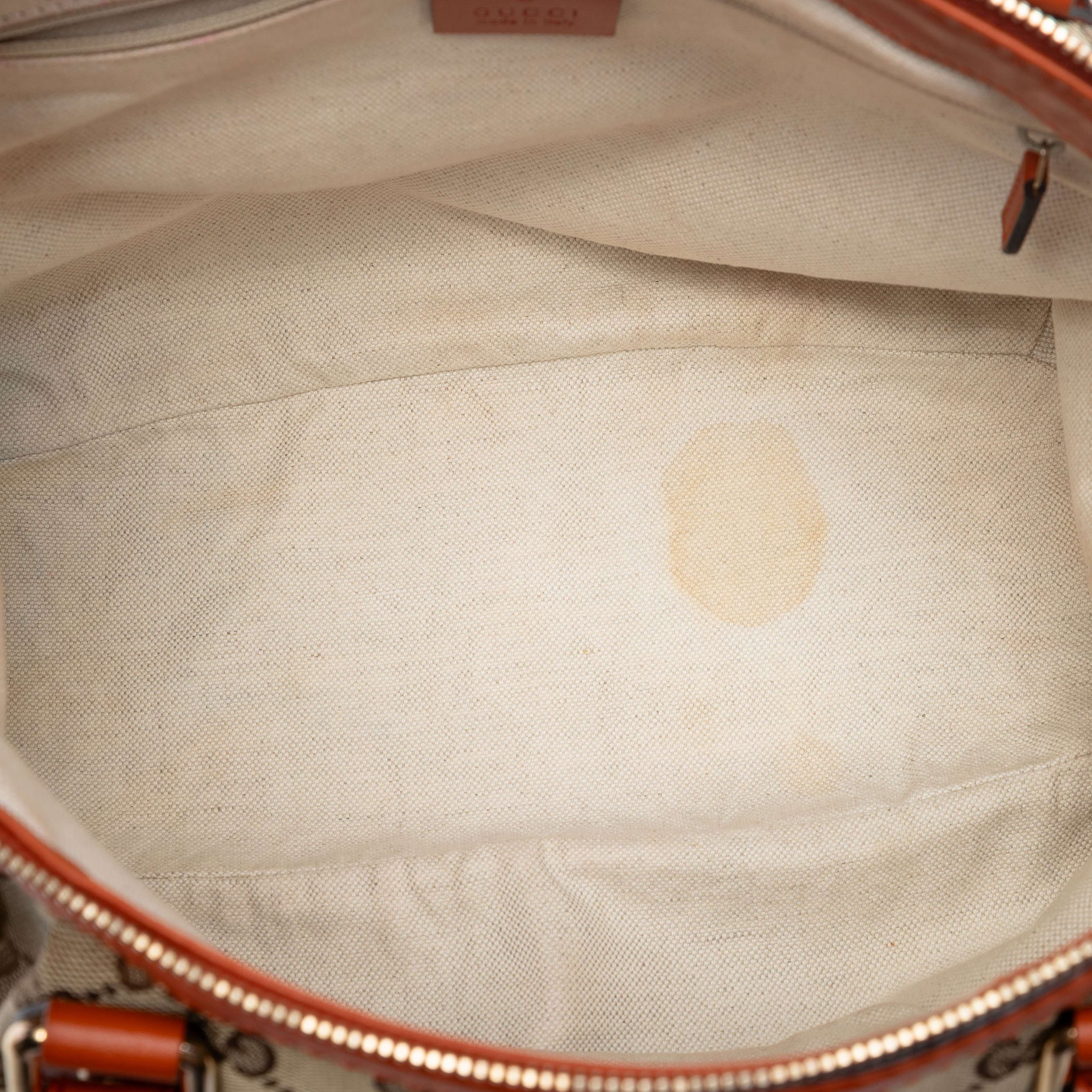 Gucci Gg Canvas Sukey Satchel, från Luxclusif, i färgen beige. Klicka för att öppna bilden i stort format
