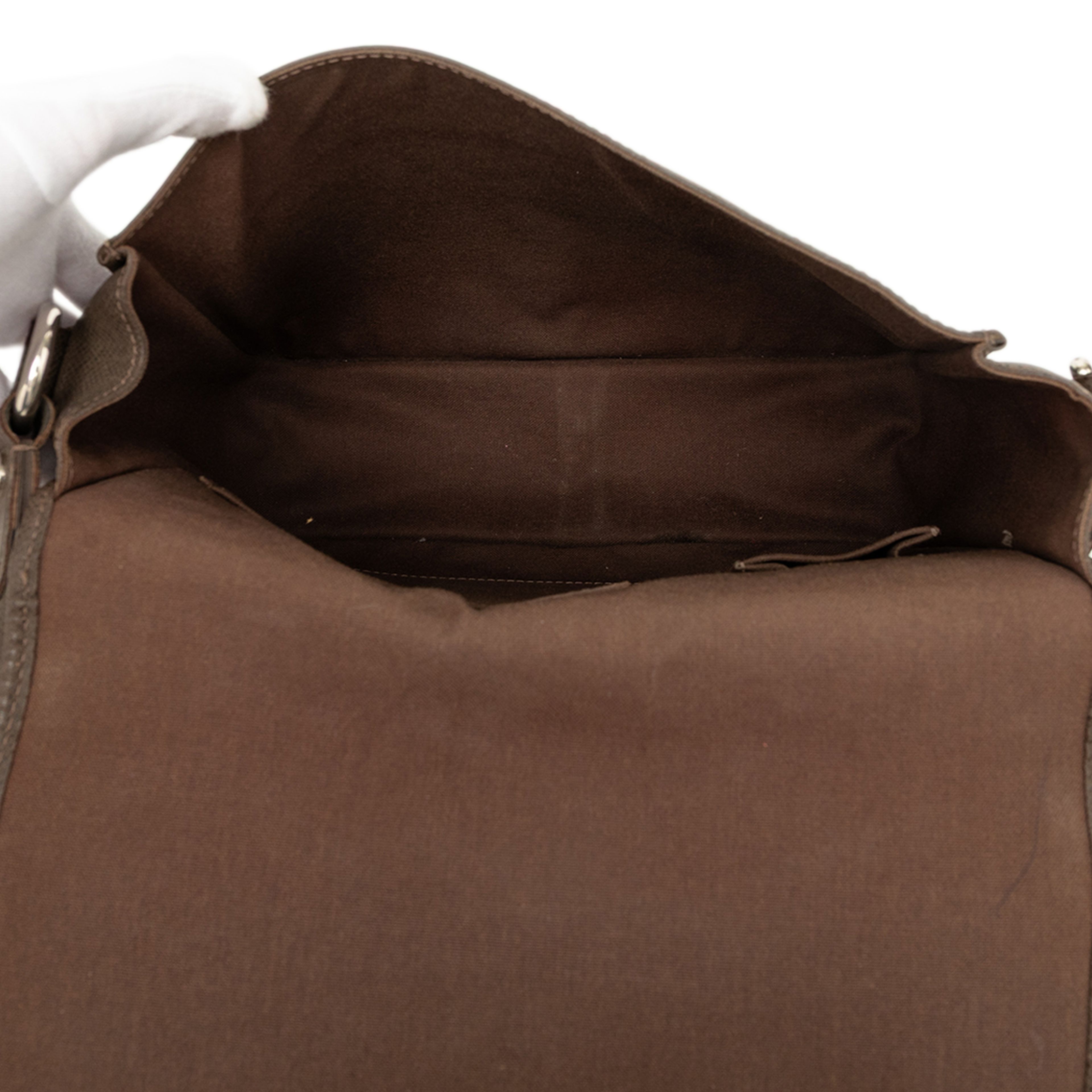 Louis Vuitton Taiga Andrei, från Luxclusif, i färgen brun. Klicka för att öppna bilden i stort format