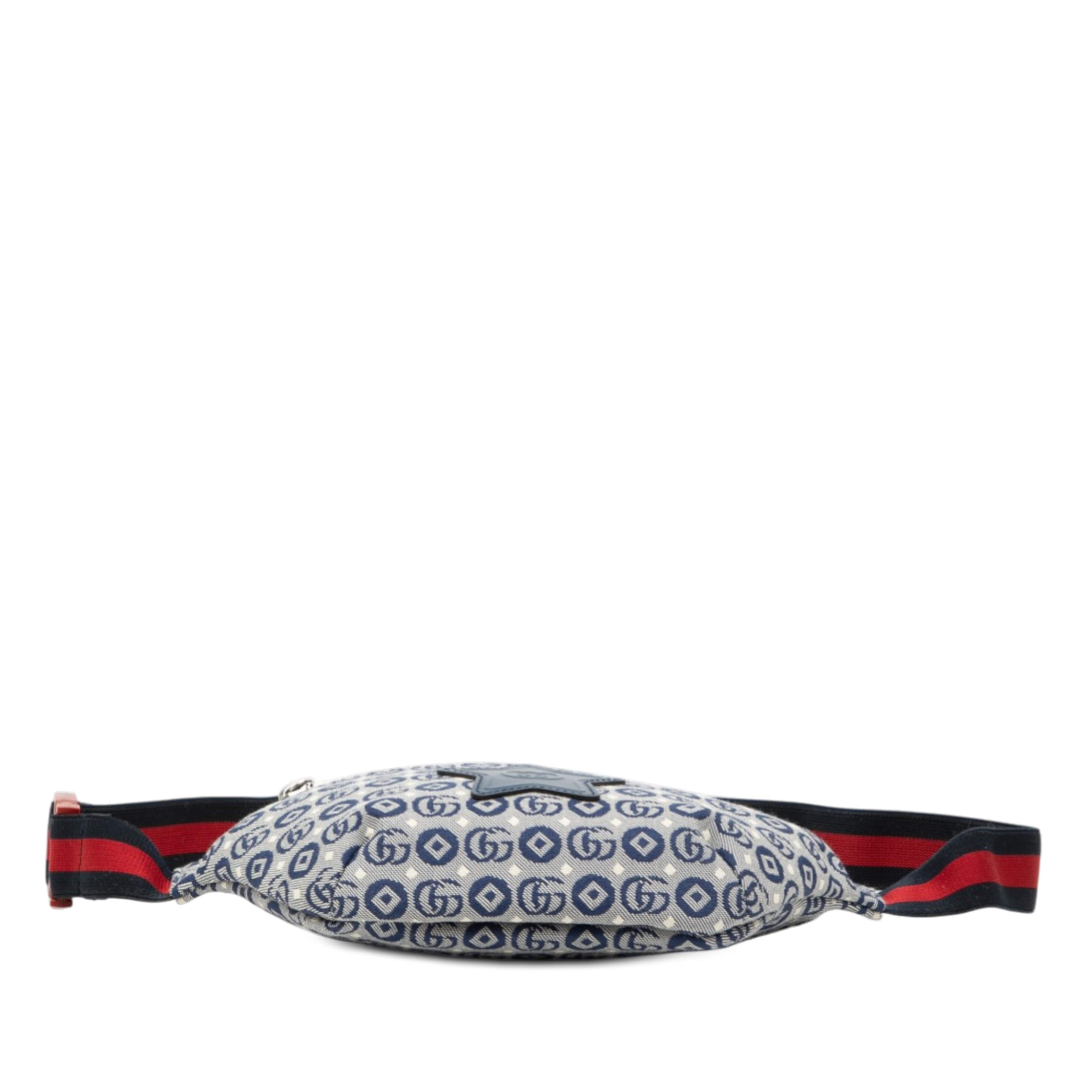 Gucci Kids Gg Canvas Stars Web Belt Bag, från Luxclusif, i färgen blue. Klicka för att öppna bilden i stort format