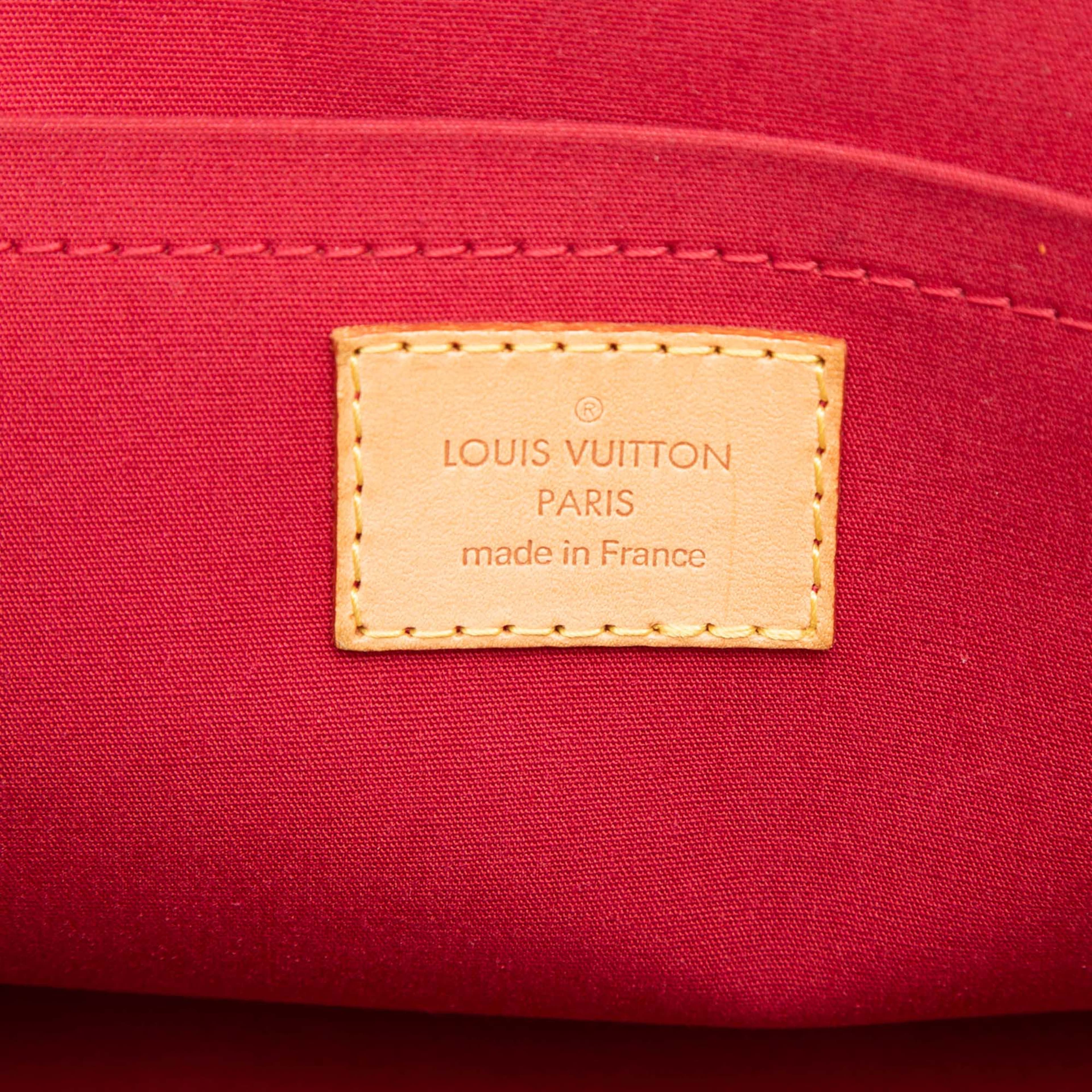Louis Vuitton Monogram Vernis Rosewood Avenue, från Luxclusif, i färgen red. Klicka för att öppna bilden i stort format