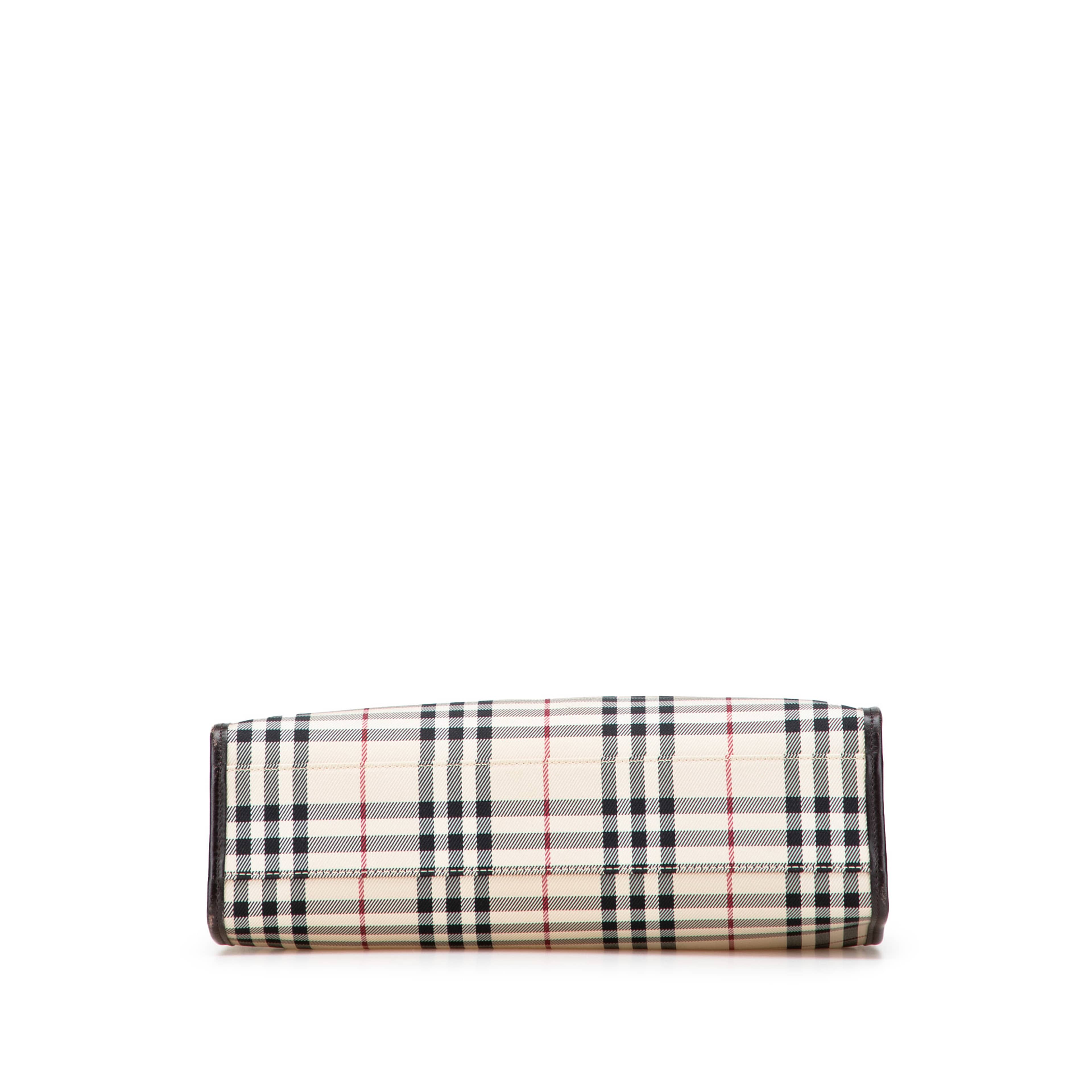 Burberry House Check Canvas Handbag, från Luxclusif, i färgen beige.