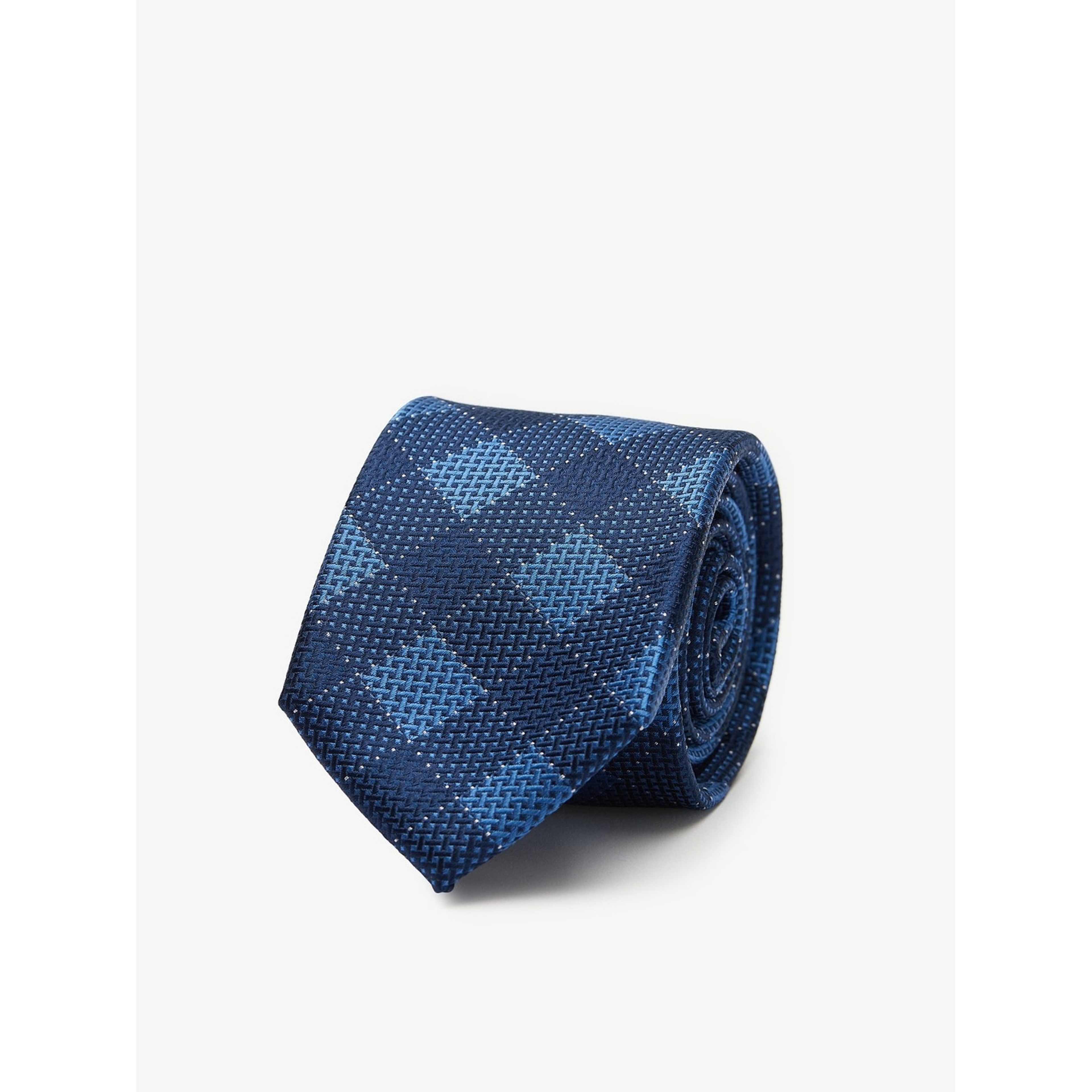 Tie Structure