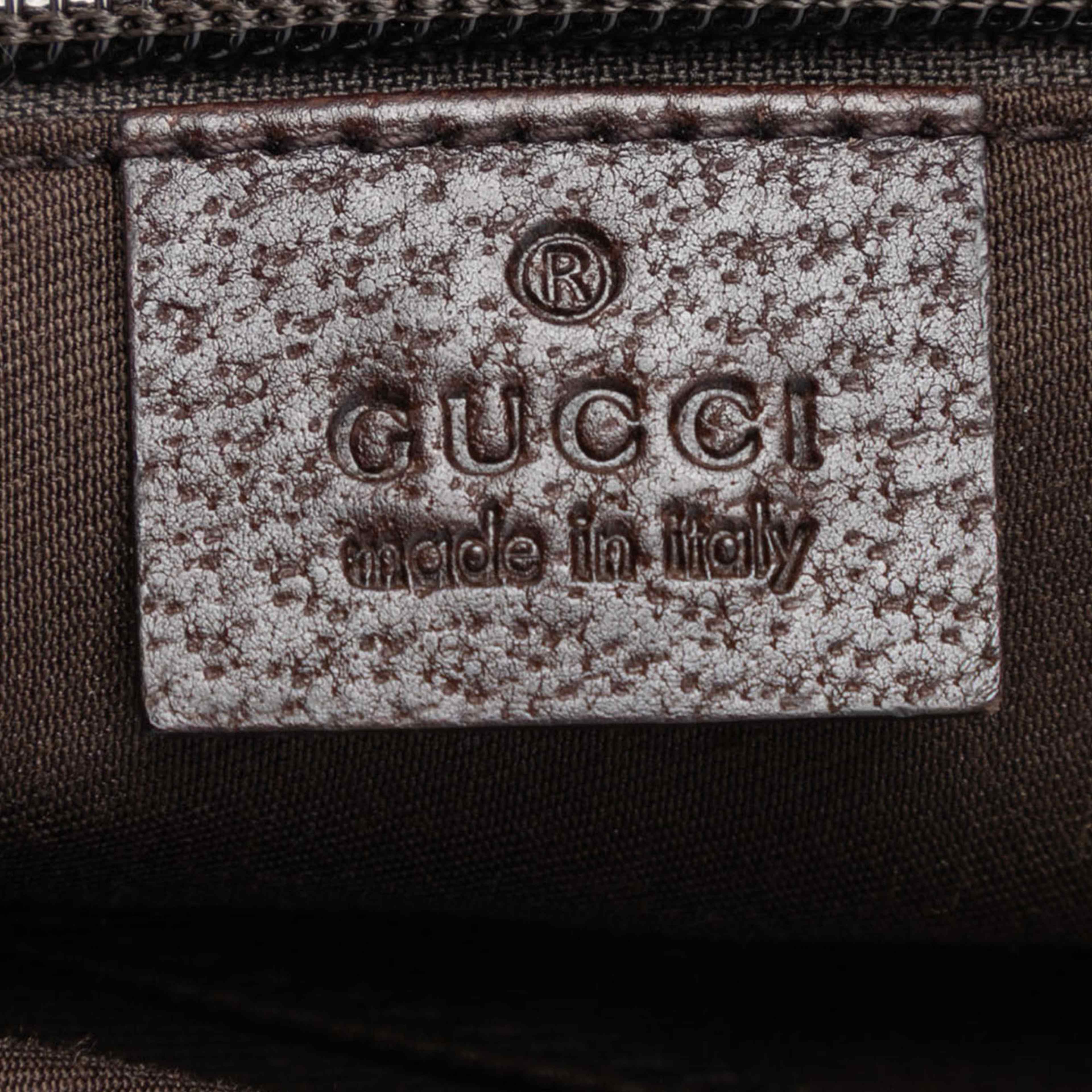 Gucci Gg Canvas Messenger Bag, från Luxclusif, i färgen beige. Klicka för att öppna bilden i stort format