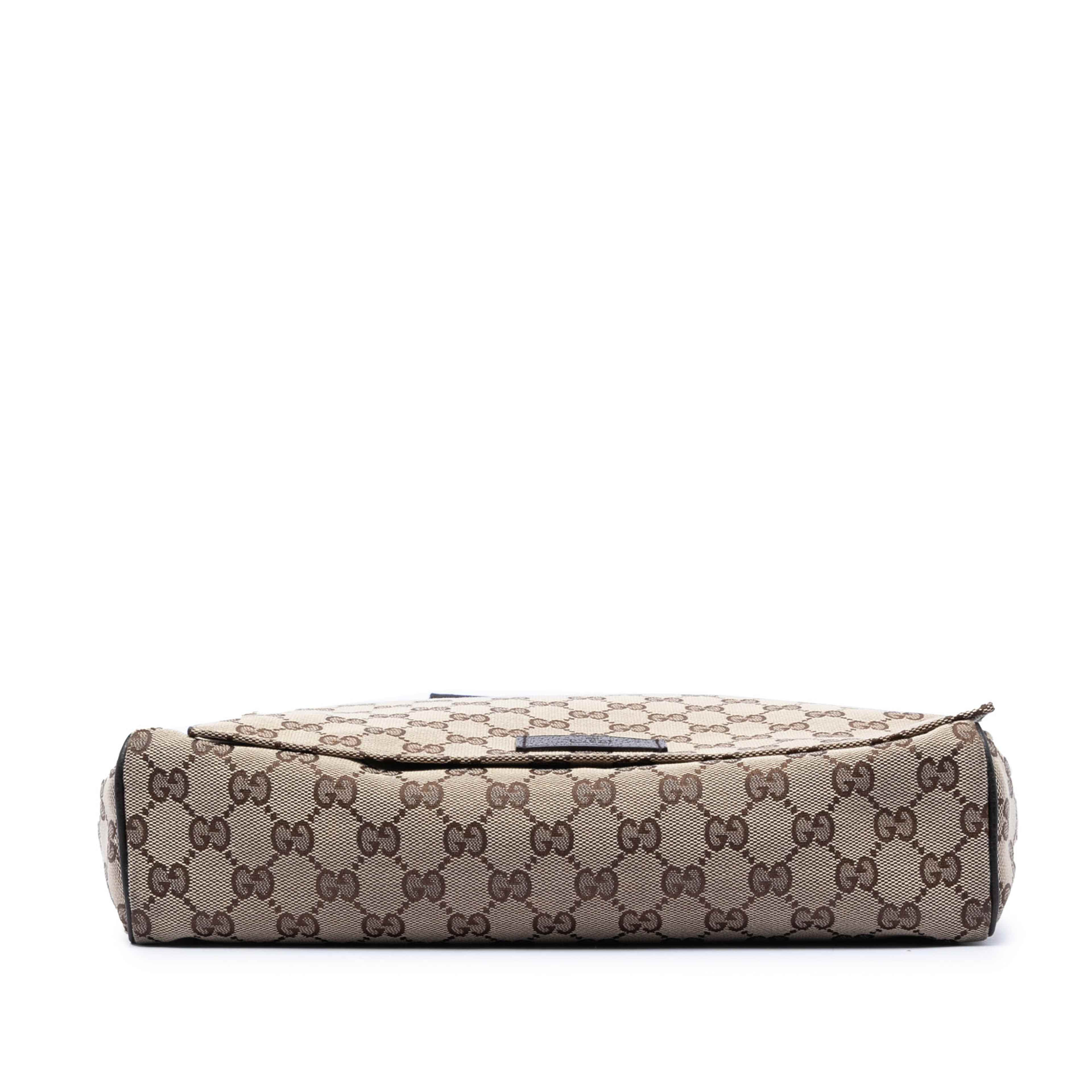 Gucci Gg Canvas Messenger Bag, från Luxclusif, i färgen beige. Klicka för att öppna bilden i stort format