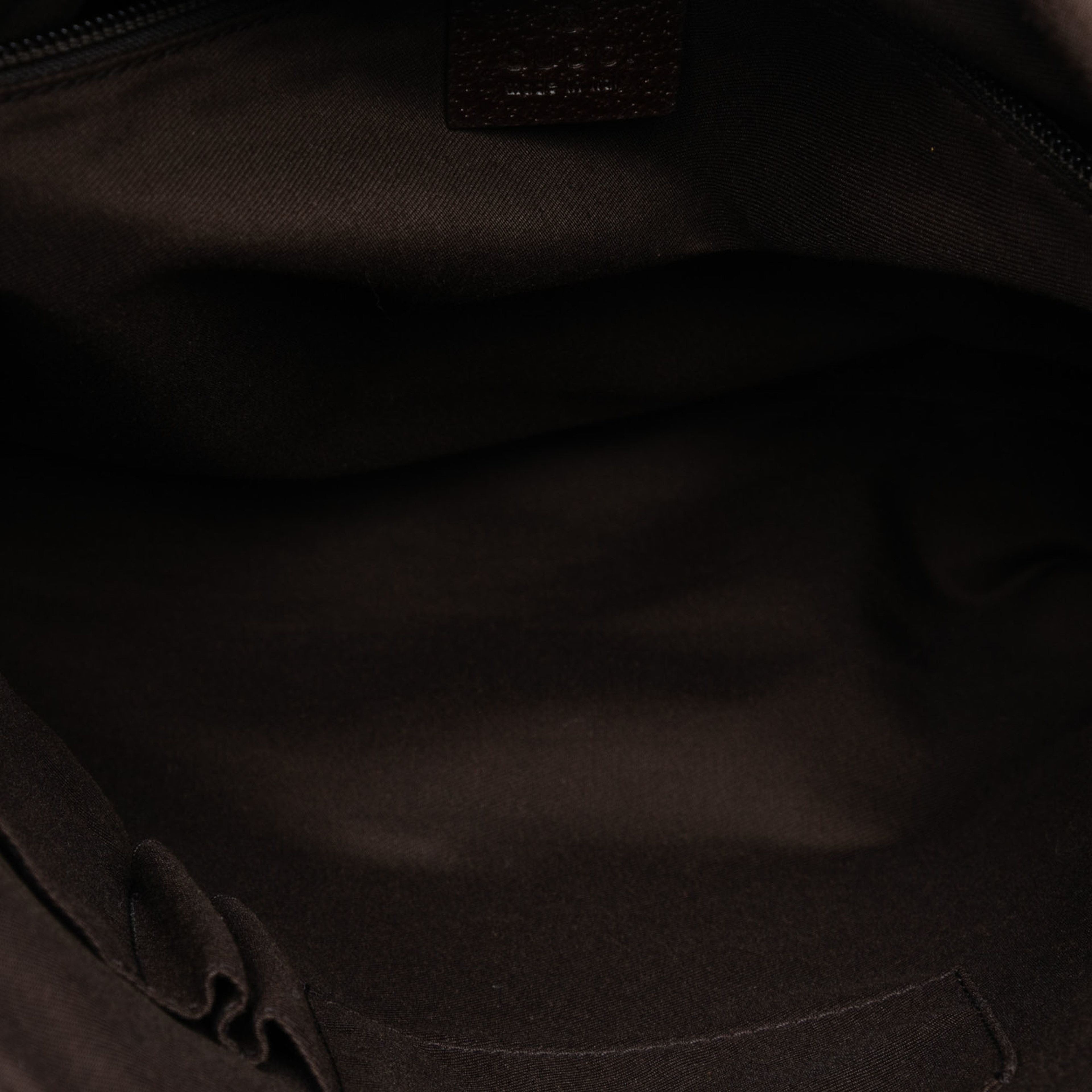 Gucci Gg Canvas Messenger Bag, från Luxclusif, i färgen beige. Klicka för att öppna bilden i stort format