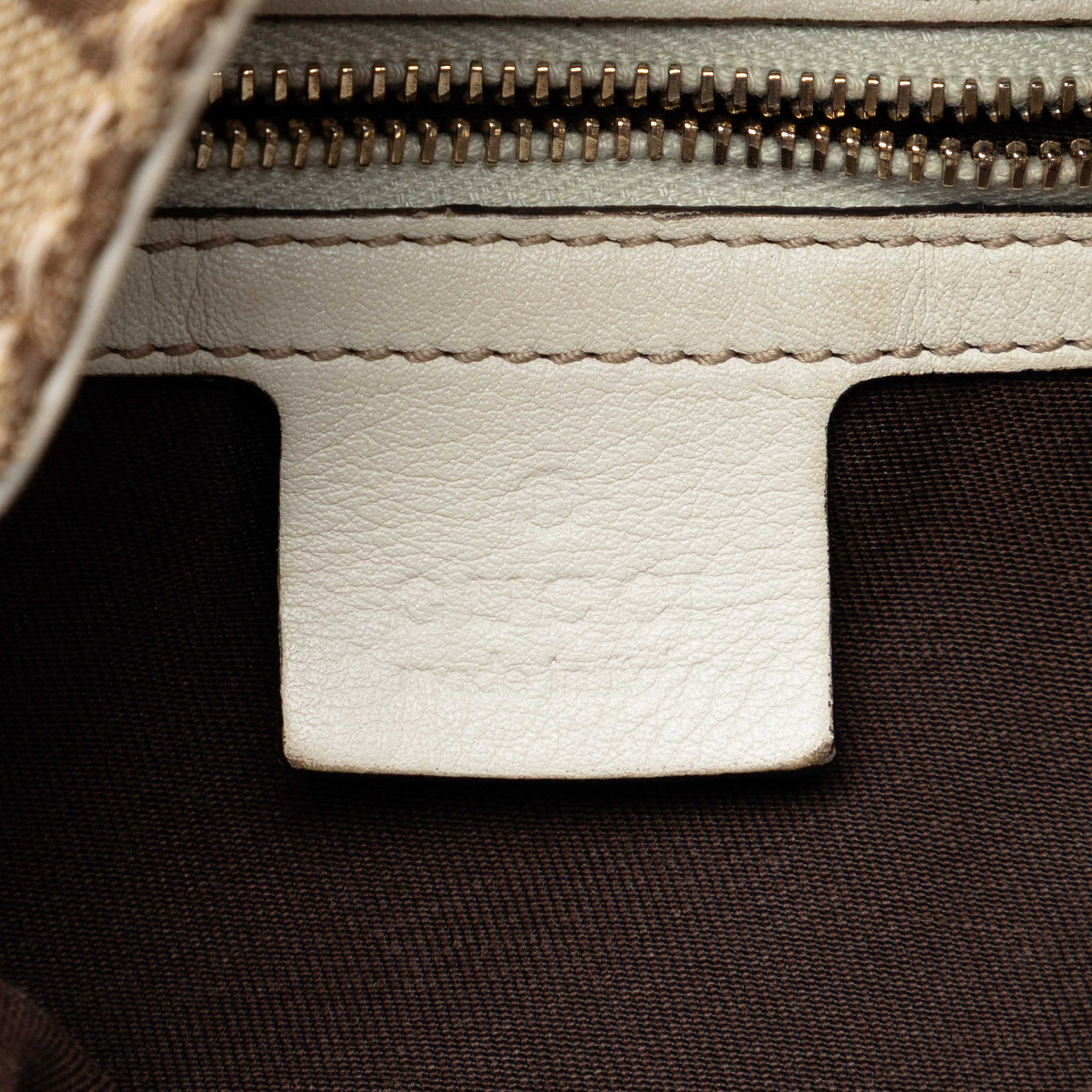 Gucci Gg Canvas Charlotte Crossbody, från Luxclusif, i färgen beige. Klicka för att öppna bilden i stort format