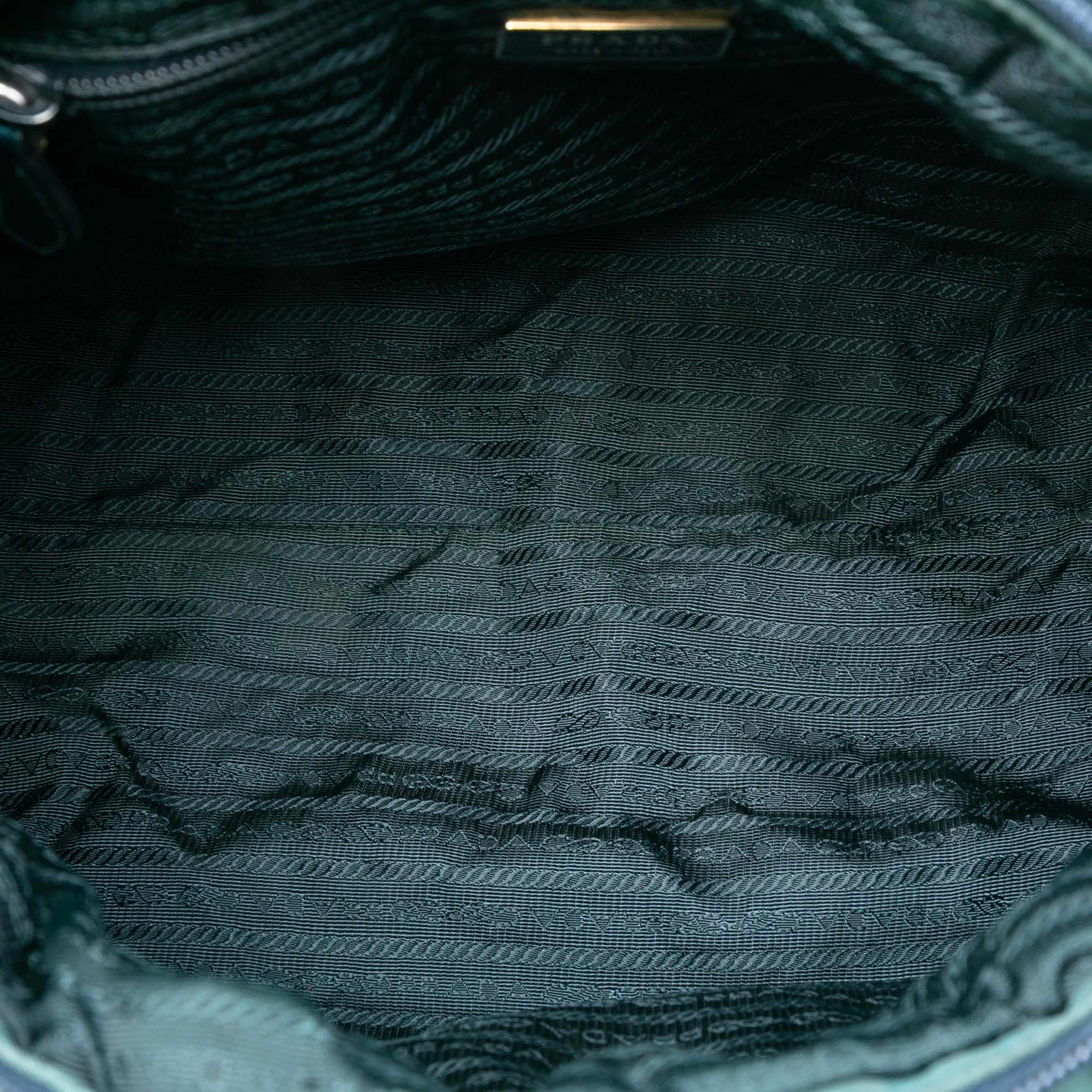 Prada Tessuto Bow Satchel, från Luxclusif, i färgen peacock. Klicka för att öppna bilden i stort format