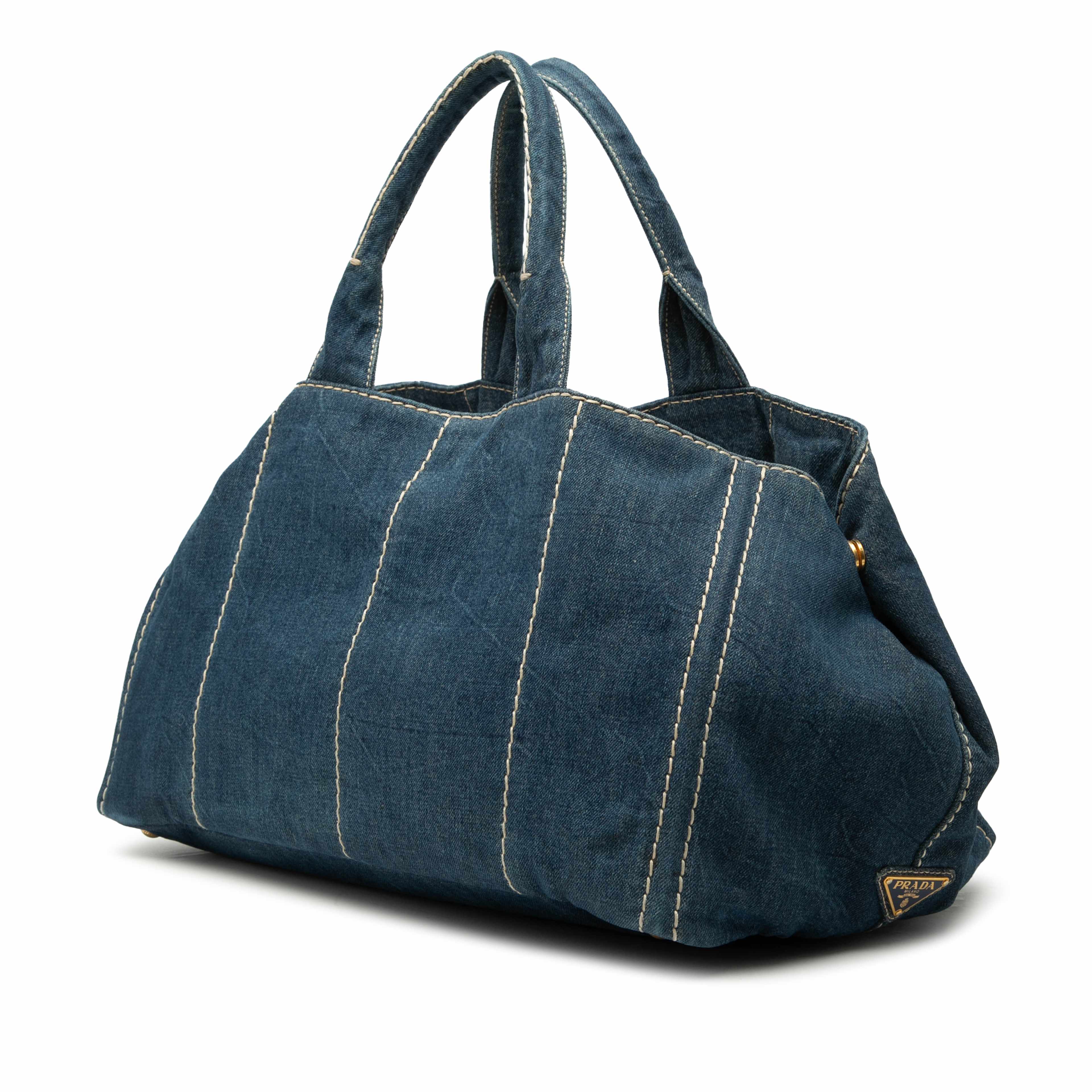 Prada Large Denim Canapa Logo Satchel, från Luxclusif, i färgen blå. Klicka för att öppna bilden i stort format