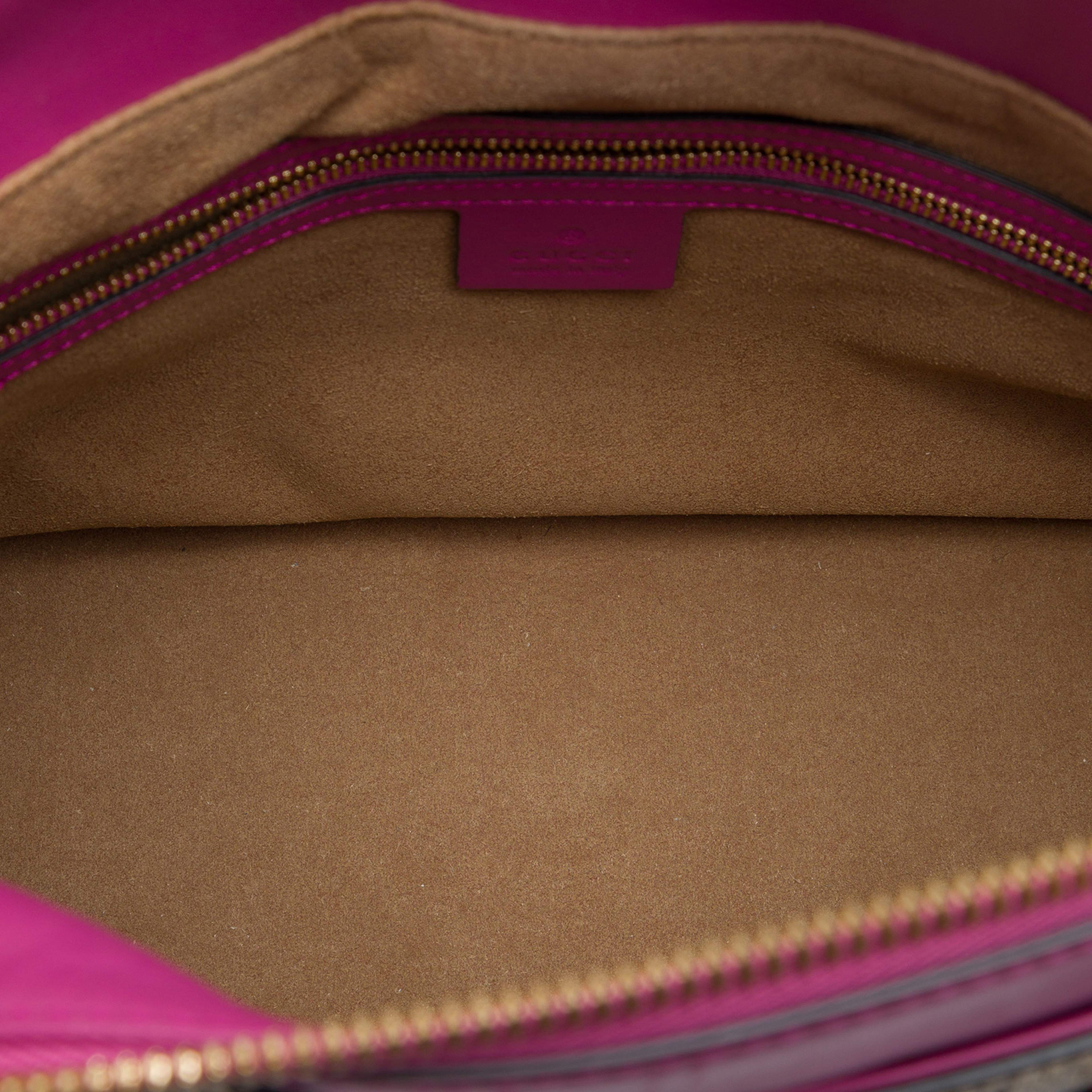 Gucci Gg Supreme Linea A Satchel, från Luxclusif, i färgen beige. Klicka för att öppna bilden i stort format