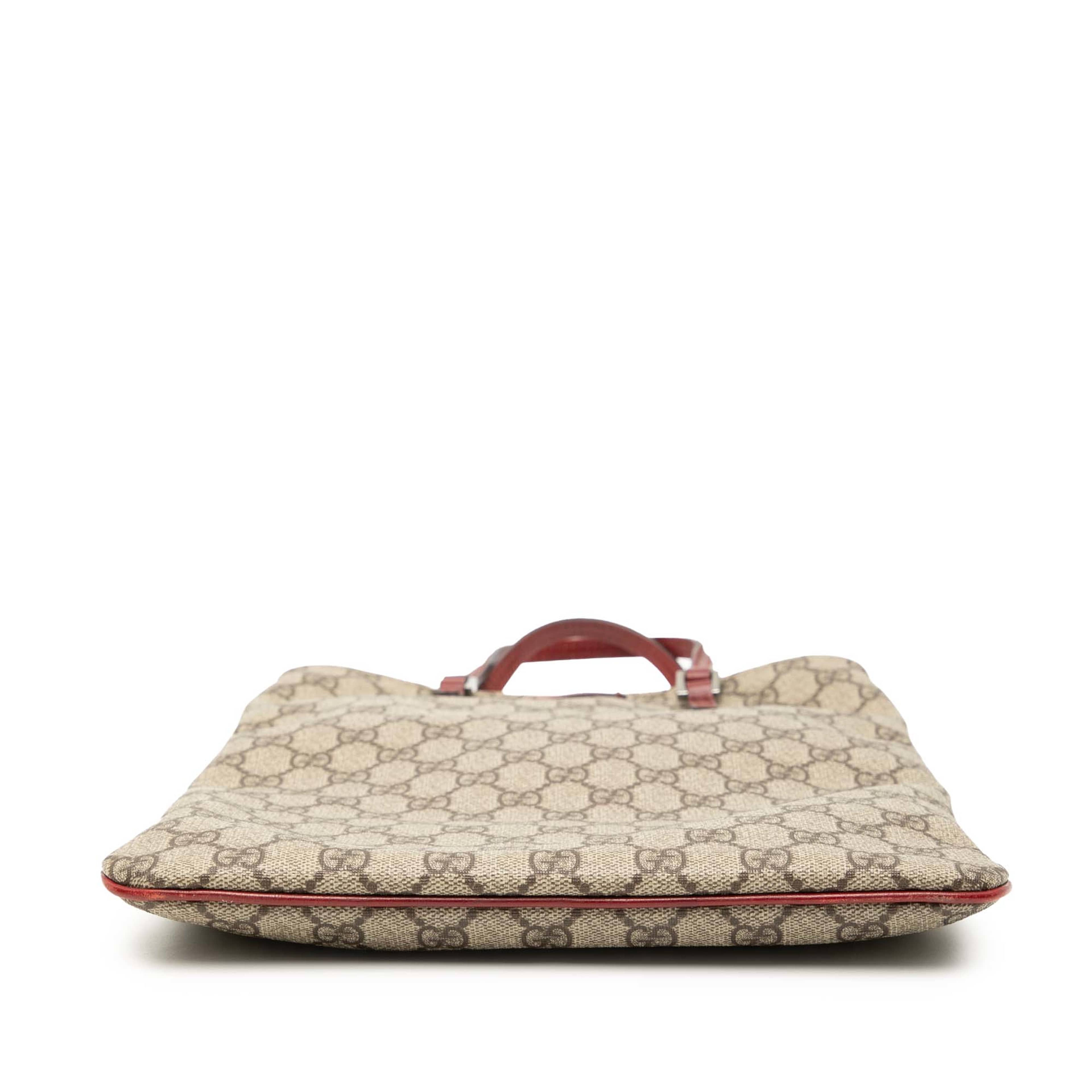 Gucci Gg Supreme Tote, från Luxclusif, i färgen beige. Klicka för att öppna bilden i stort format