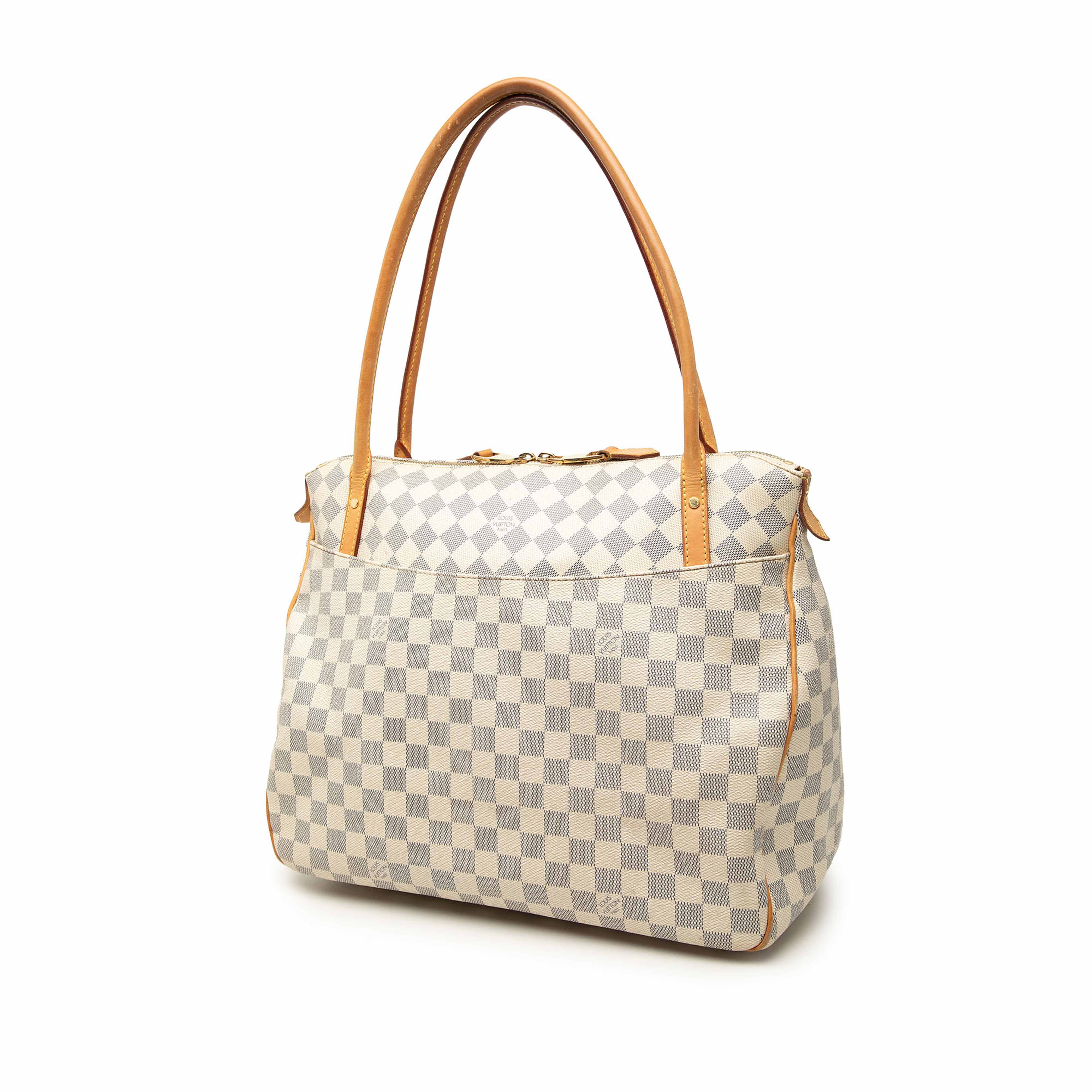 Louis Vuitton Damier Azur Figheri Gm, från Luxclusif, i färgen vit. Klicka för att öppna bilden i stort format