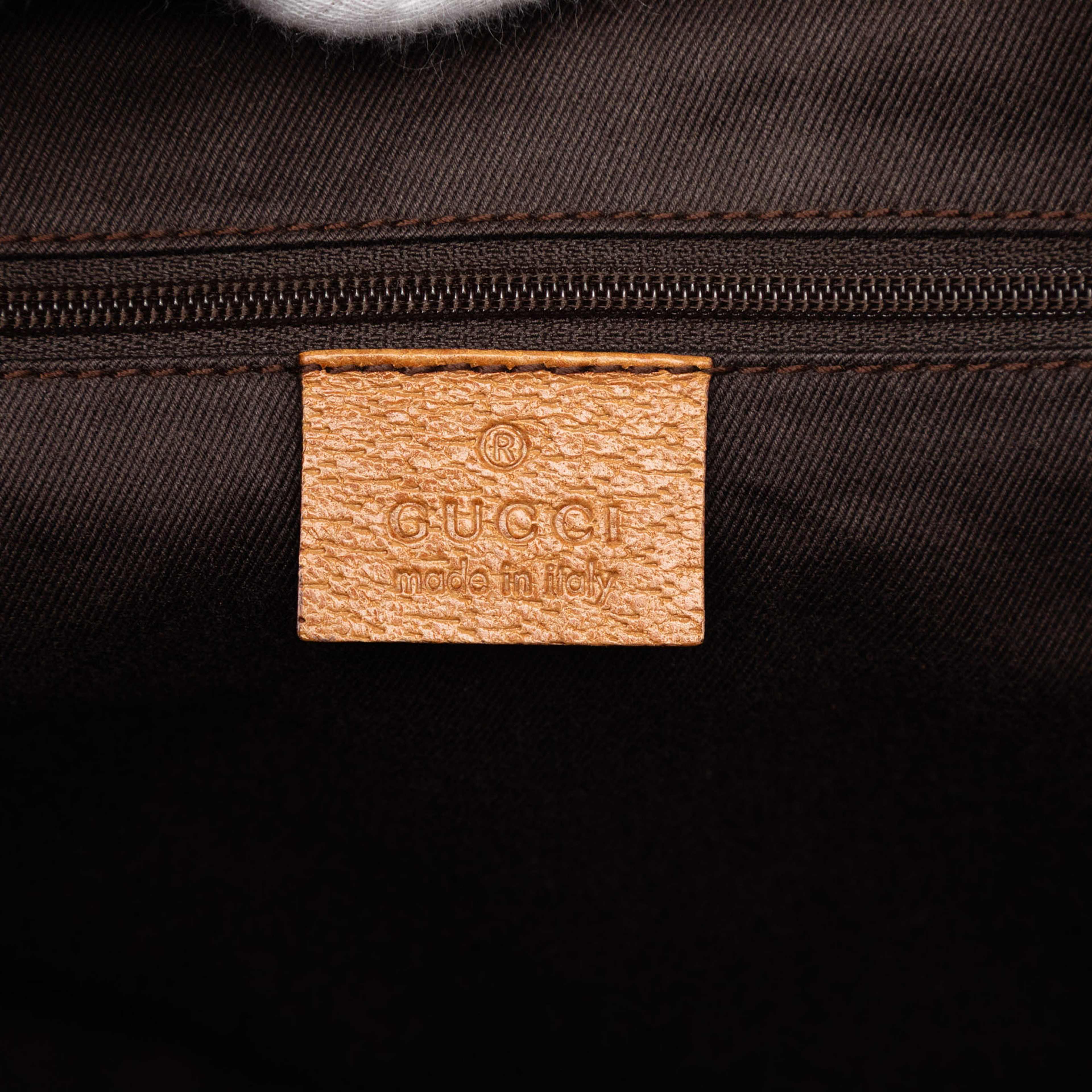 Gucci Gg Canvas Boston Bag, från Luxclusif, i färgen pink. Klicka för att öppna bilden i stort format