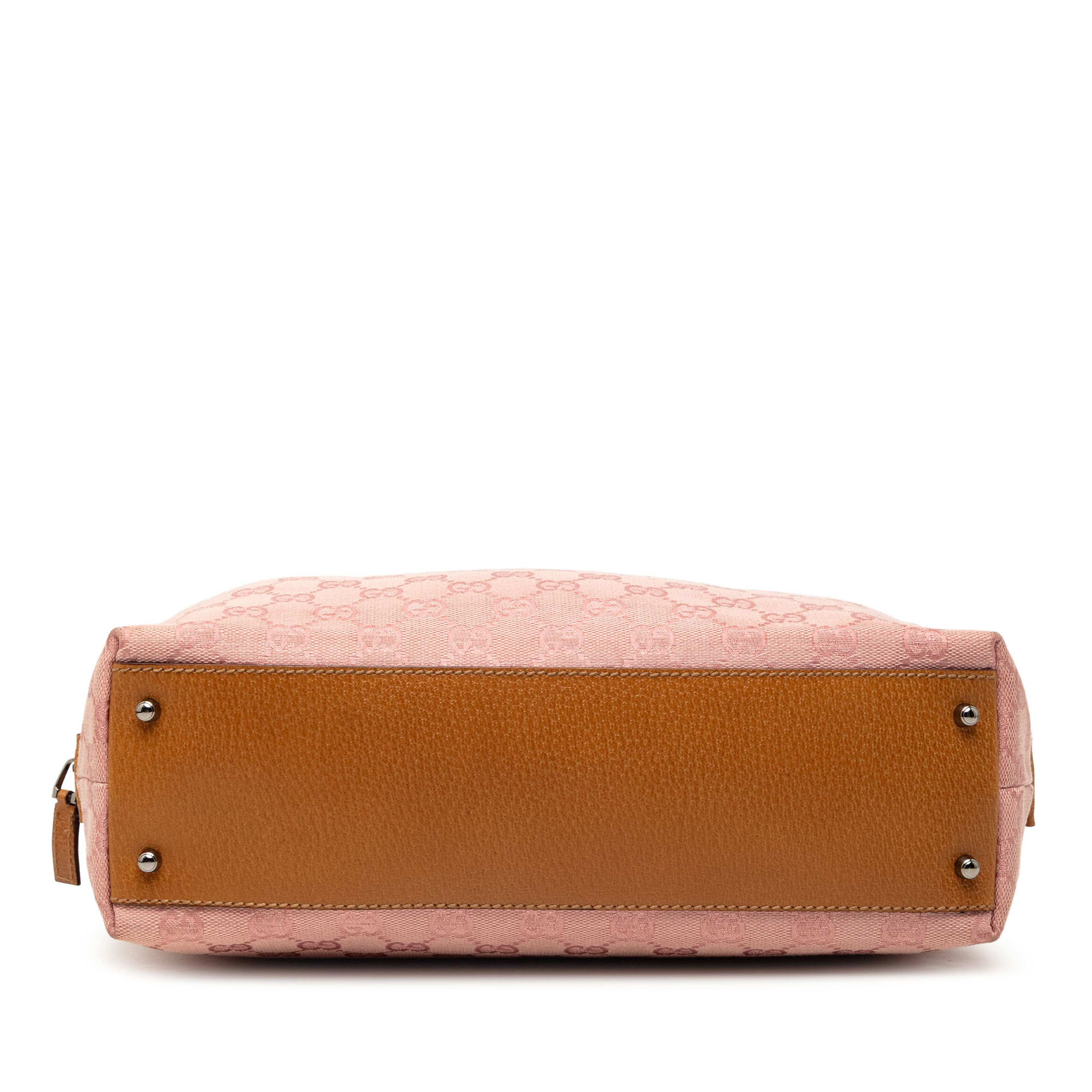 Gucci Gg Canvas Boston Bag, från Luxclusif, i färgen pink. Klicka för att öppna bilden i stort format