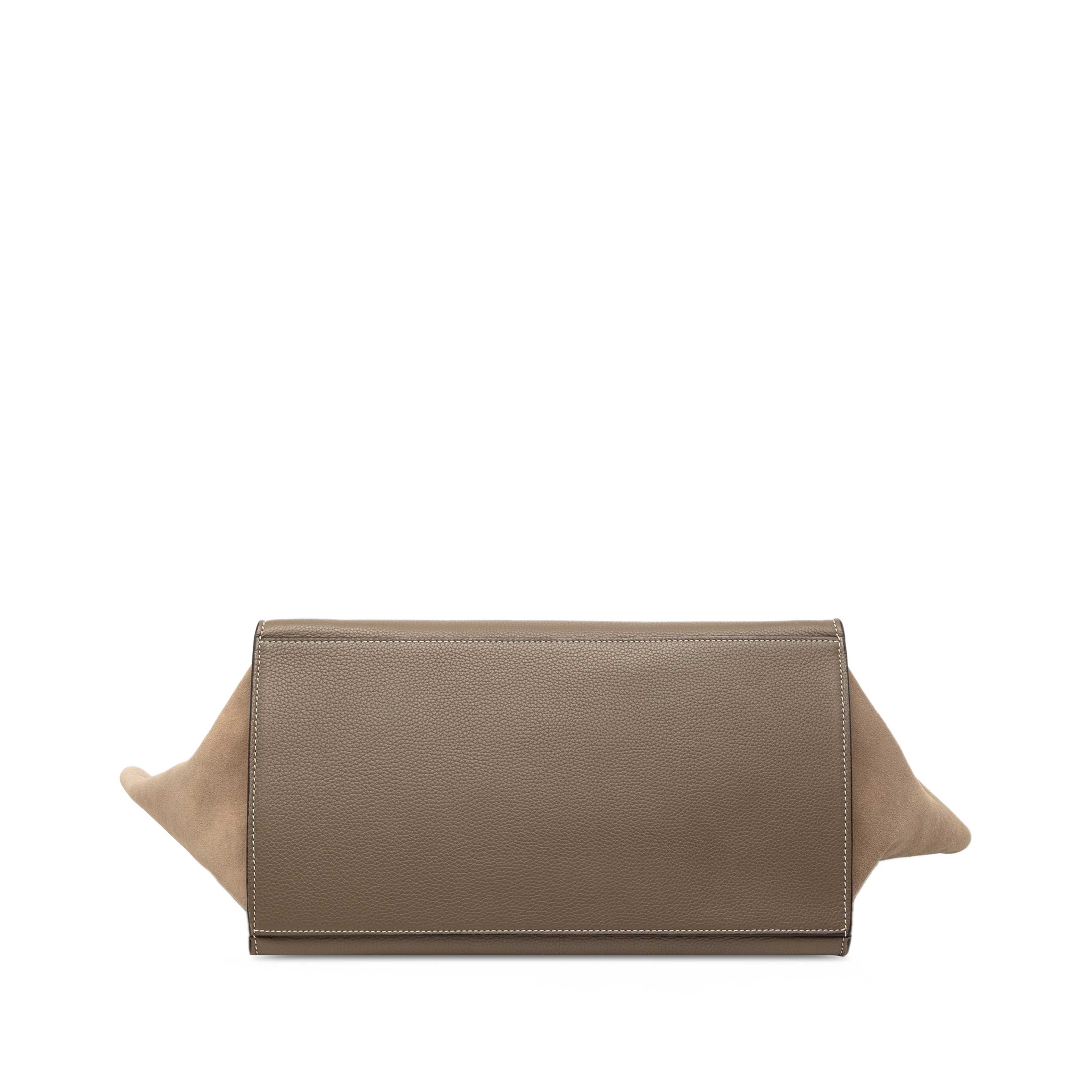 Celine Medium Leather Trapeze Satchel, från Luxclusif, i färgen brun. Klicka för att öppna bilden i stort format