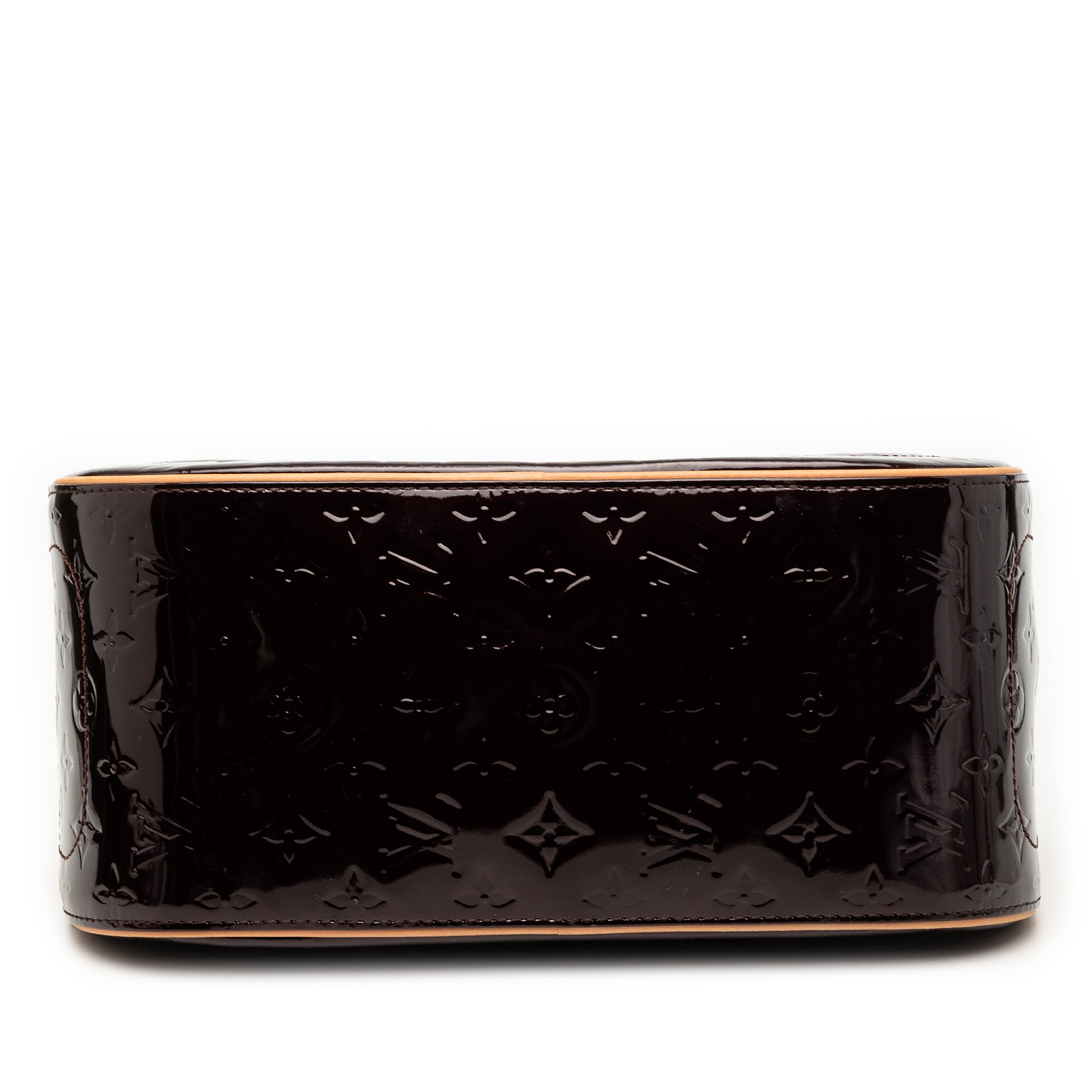 Louis Vuitton Monogram Vernis Summit Drive, från Luxclusif, i färgen purpur. Klicka för att öppna bilden i stort format