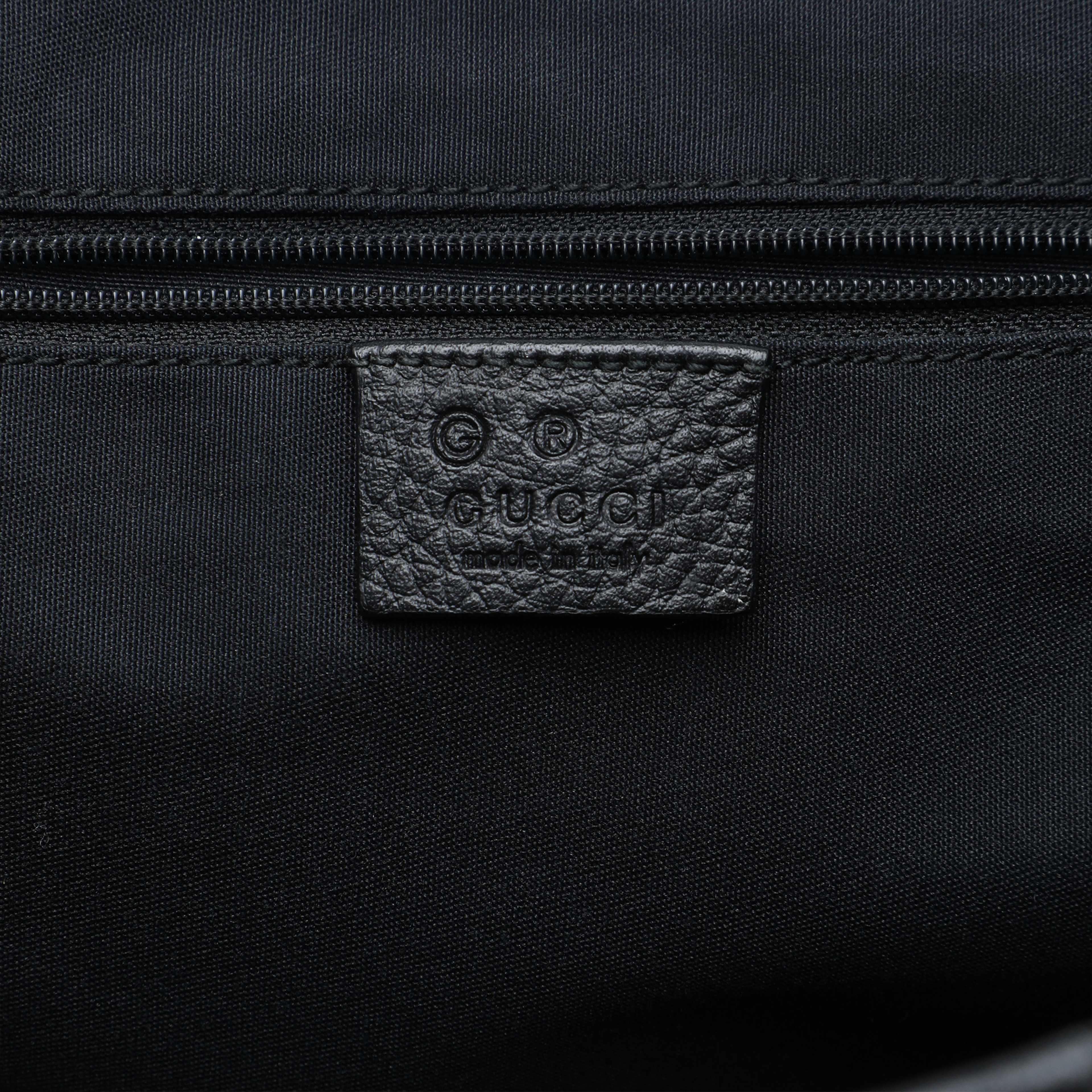 Gucci Gg Canvas Tote, från Luxclusif, i färgen röd. Klicka för att öppna bilden i stort format